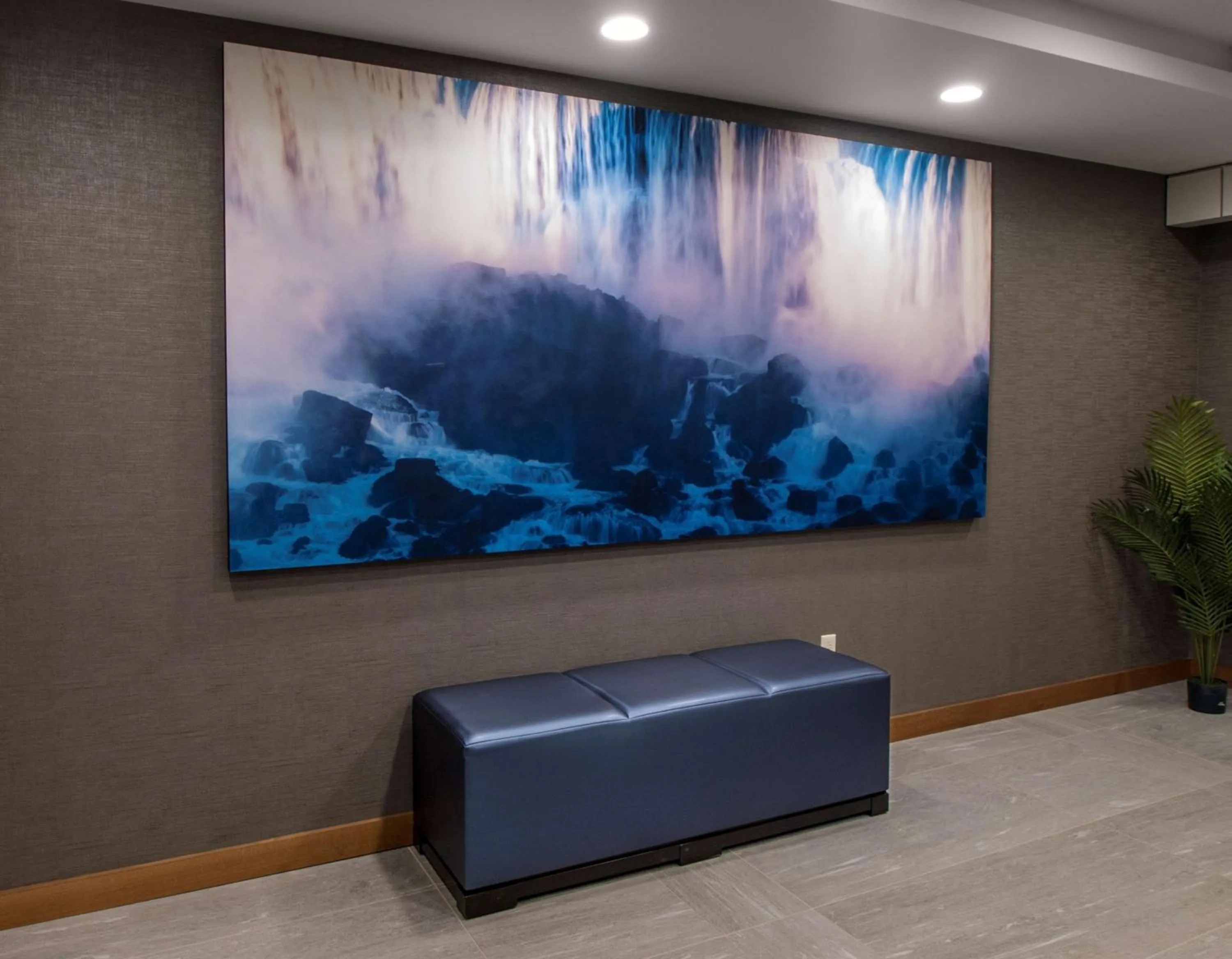 Lobby or reception in DoubleTree by Hilton Hotel Niagara Falls New York