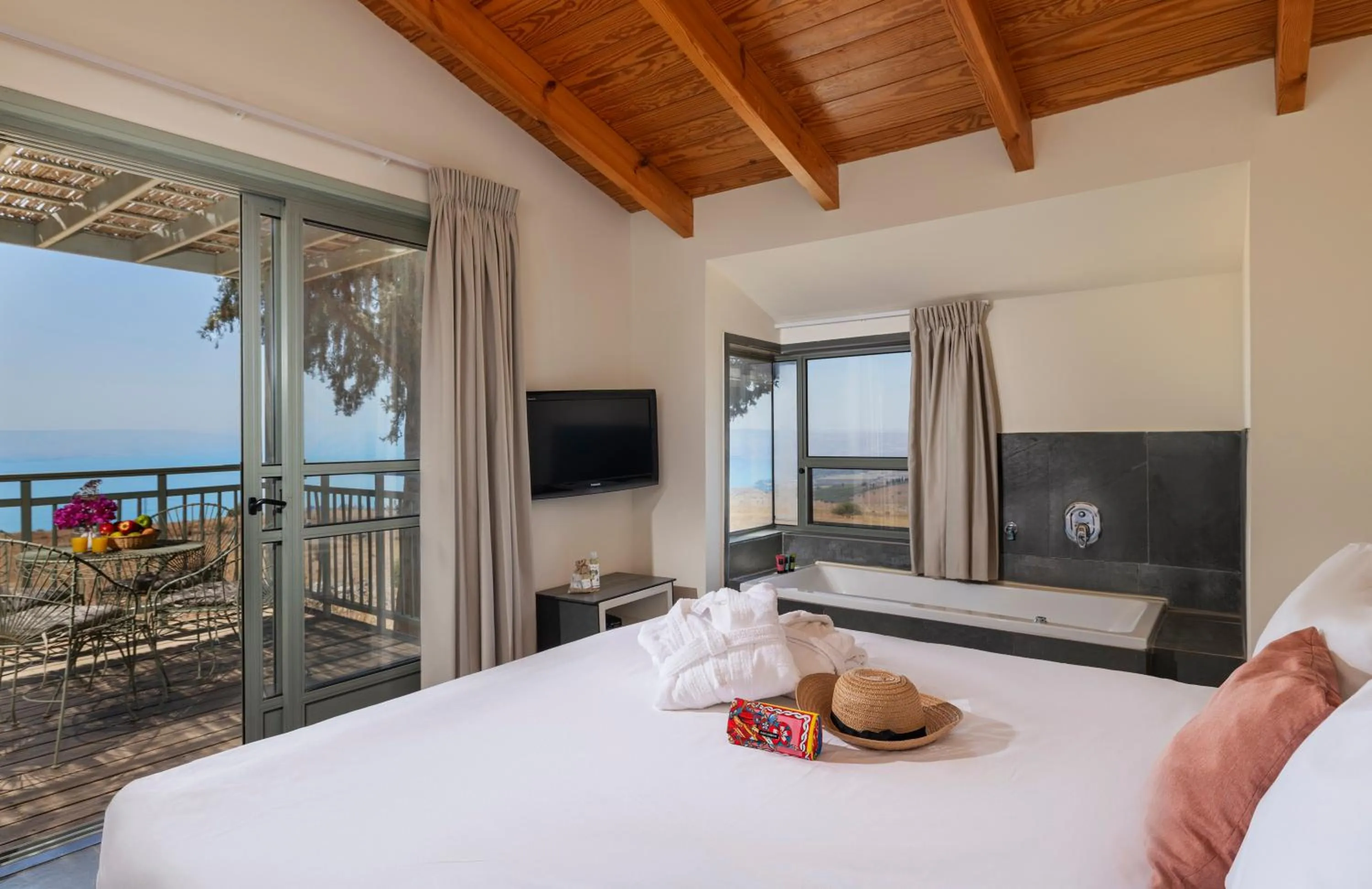 Bedroom, Bed in Vered Hagalil Holiday Village Hotel