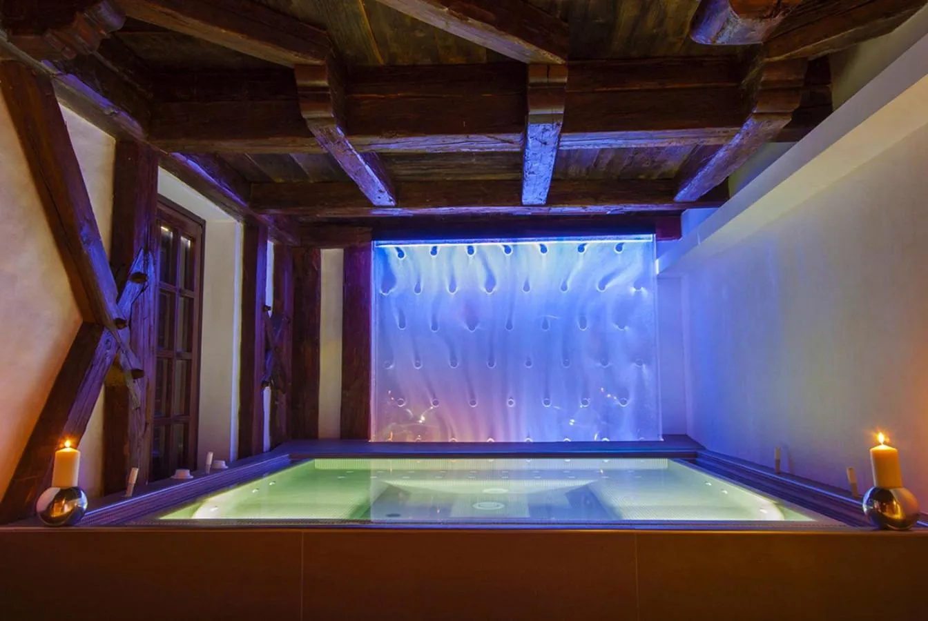 Hot Tub in Hotel Querceto Wellness & Spa - Garda Lake Collection
