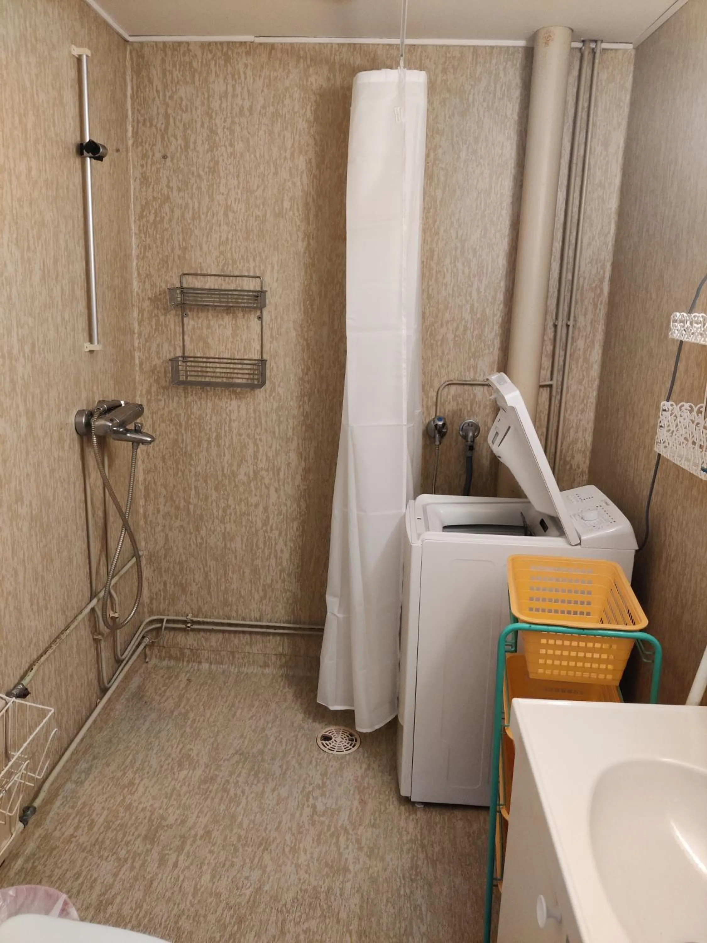 Bathroom, Bed in Kuukkeli Apartments Sodankylä