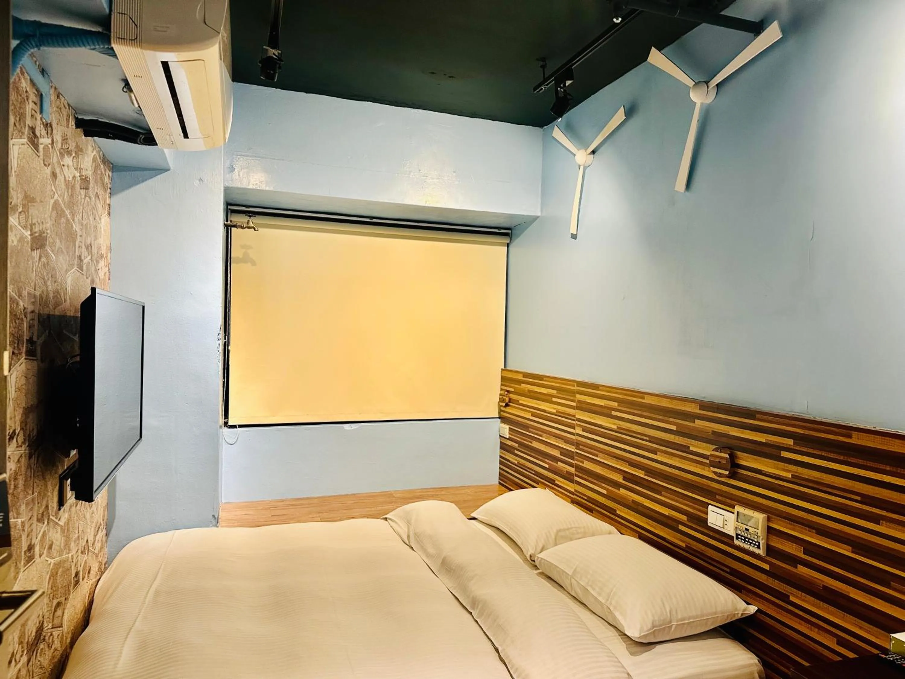 Photo of the whole room, Bed in R10 Eco Hotel