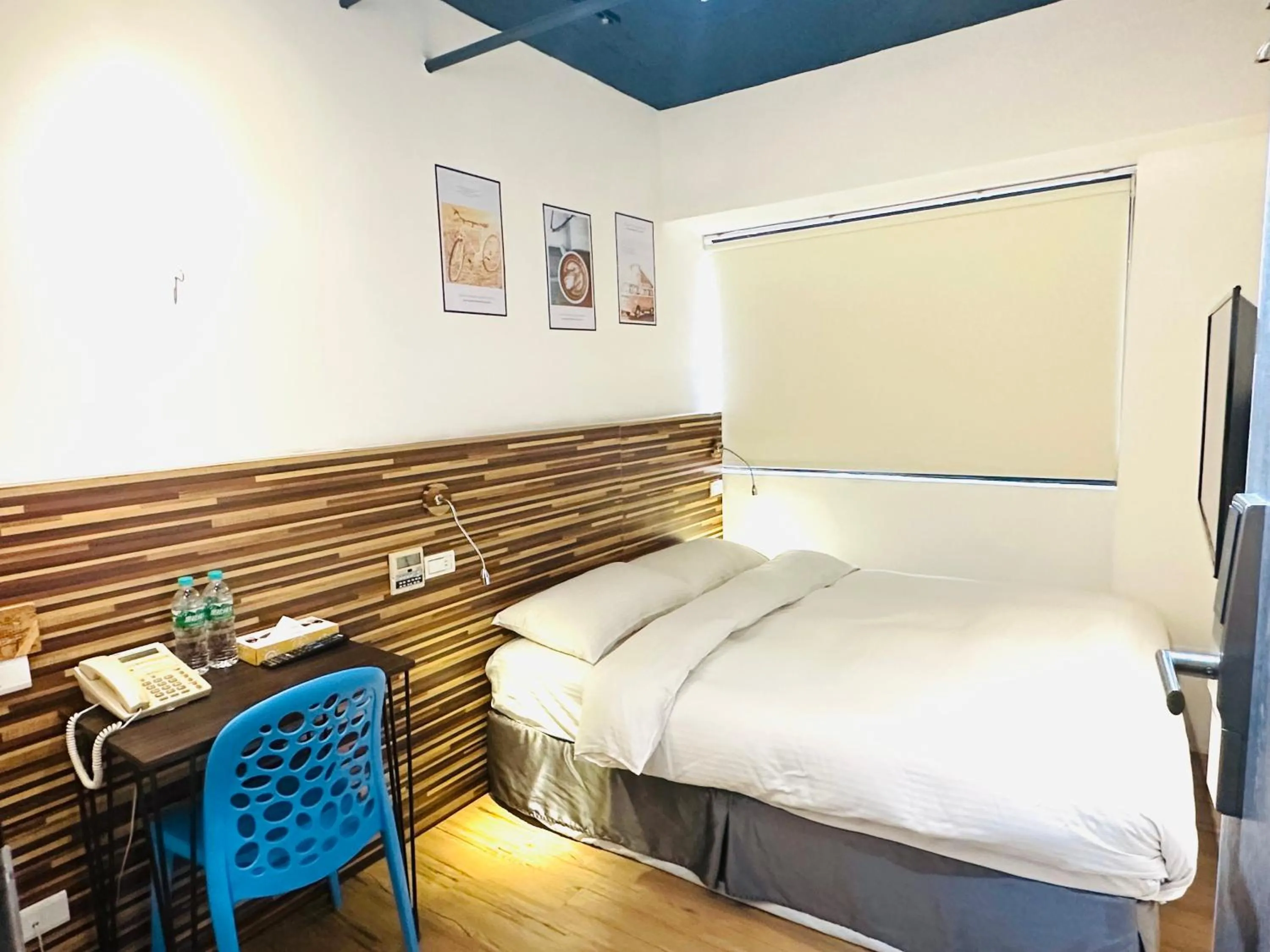 Photo of the whole room, Bed in R10 Eco Hotel