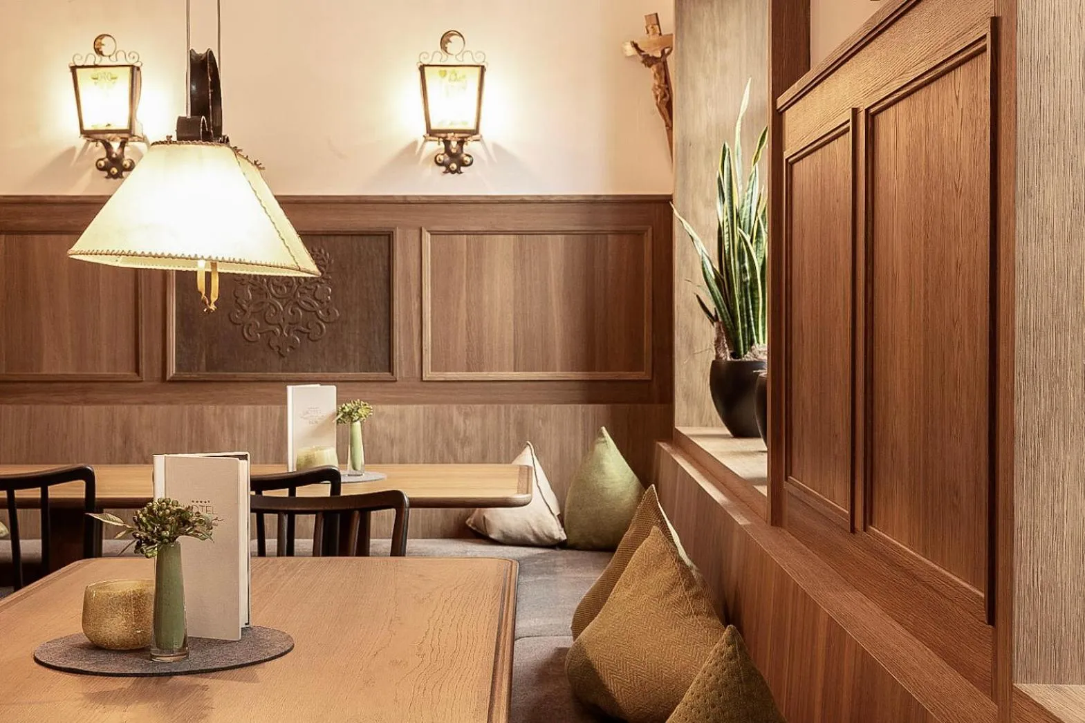 Restaurant/places to eat in Hotel Luna Mondschein