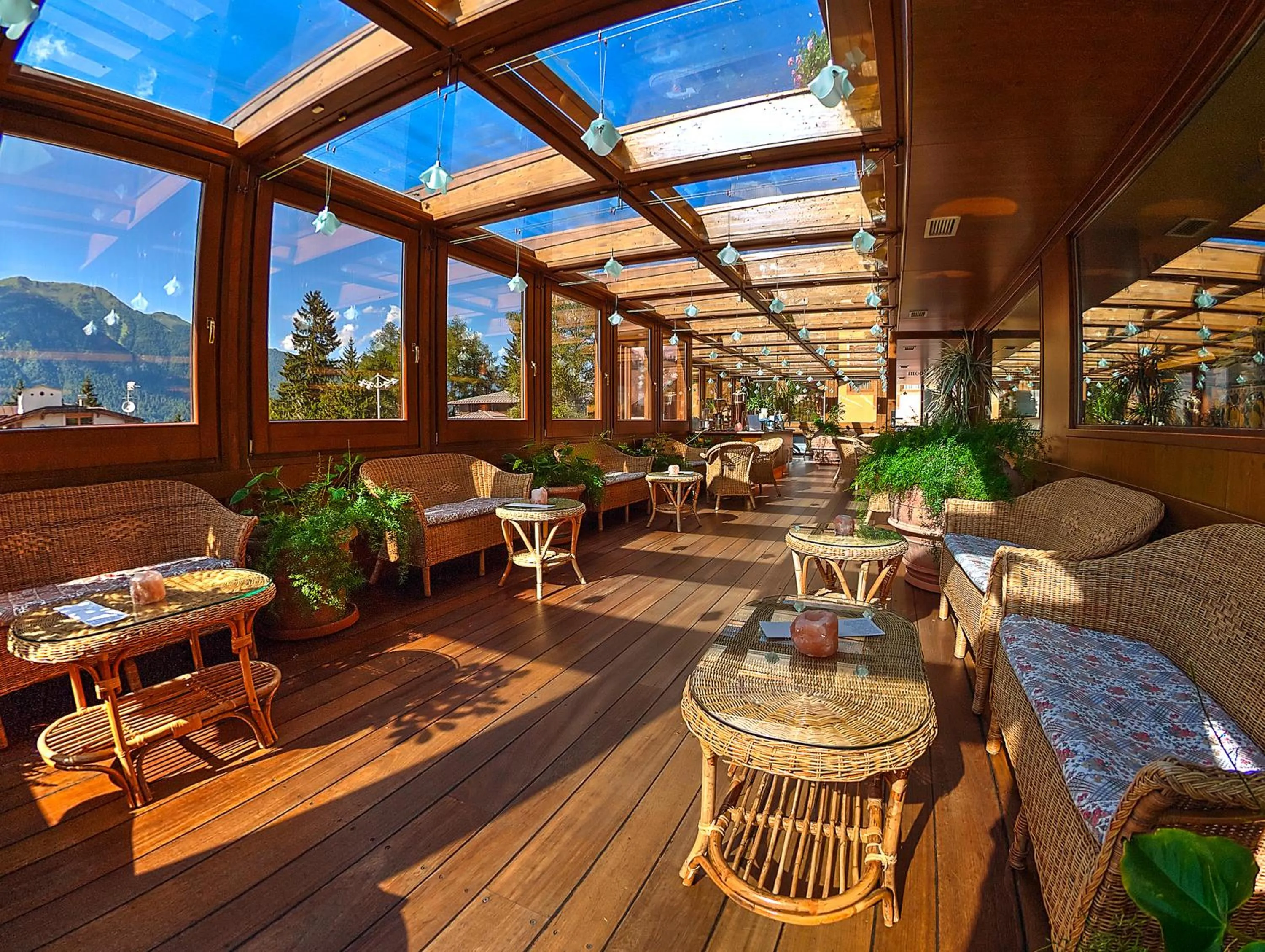 Lounge or bar in Luna Wellness Hotel