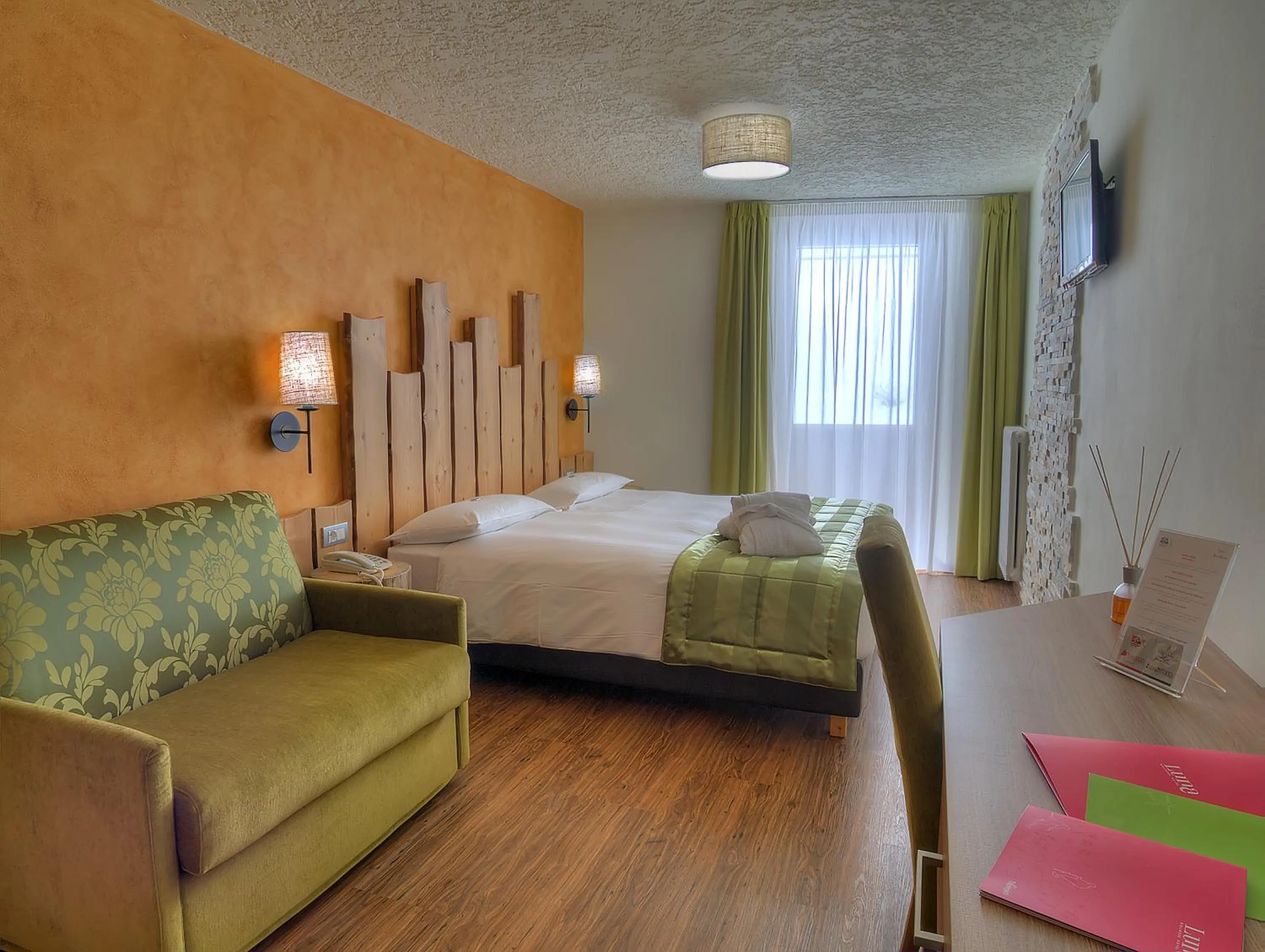 Photo of the whole room, Bed in Luna Wellness Hotel