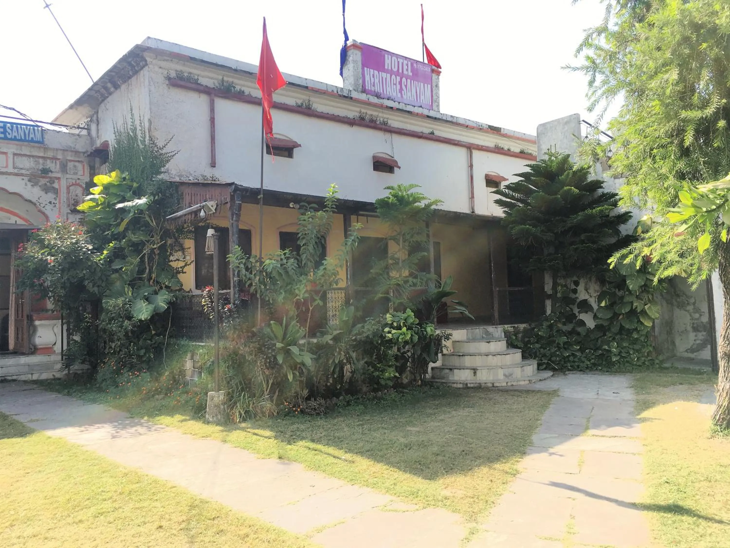 Facade/entrance in Hotel Heritage Sanyam