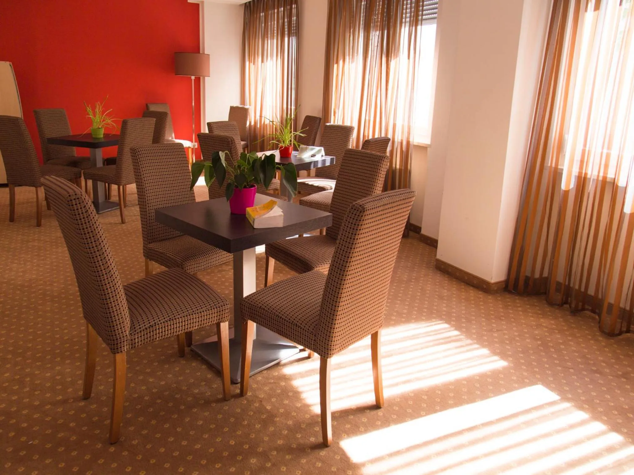 Business facilities in Hotel Regina