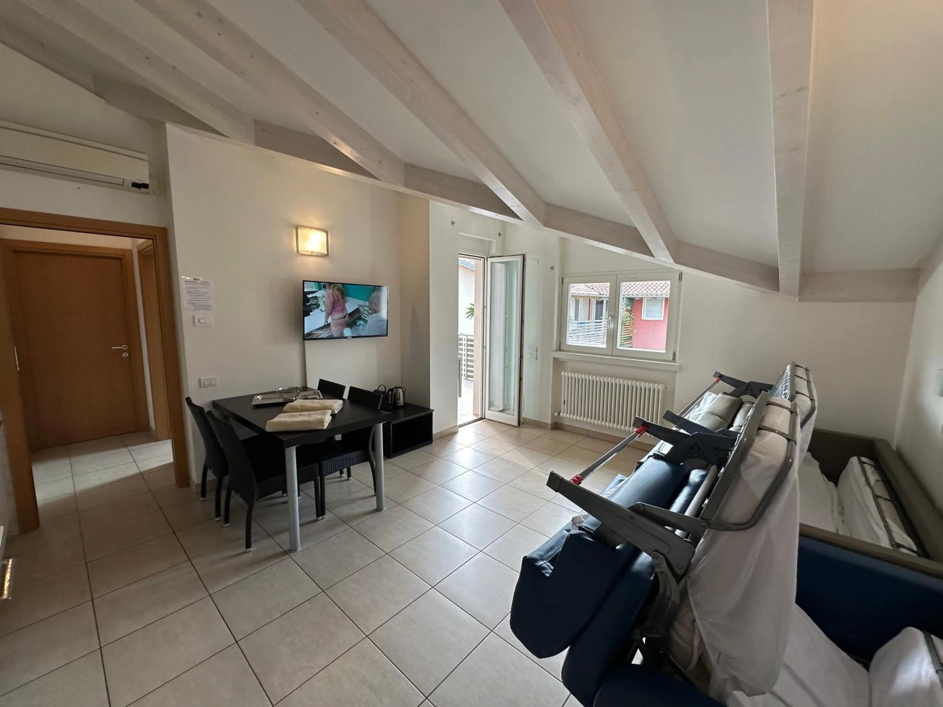 TV and multimedia in 4 Limoni Apartment Resort