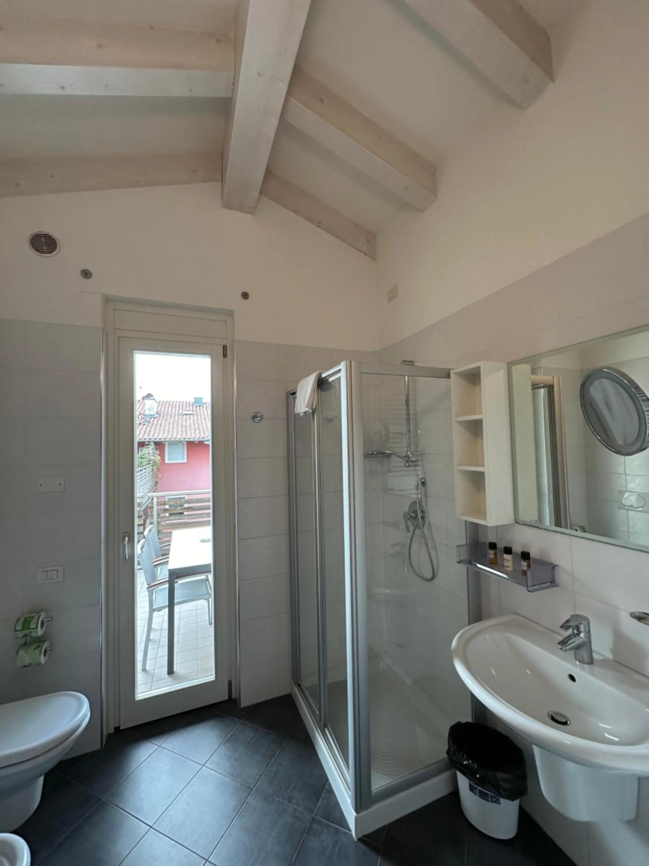 Shower in 4 Limoni Apartment Resort