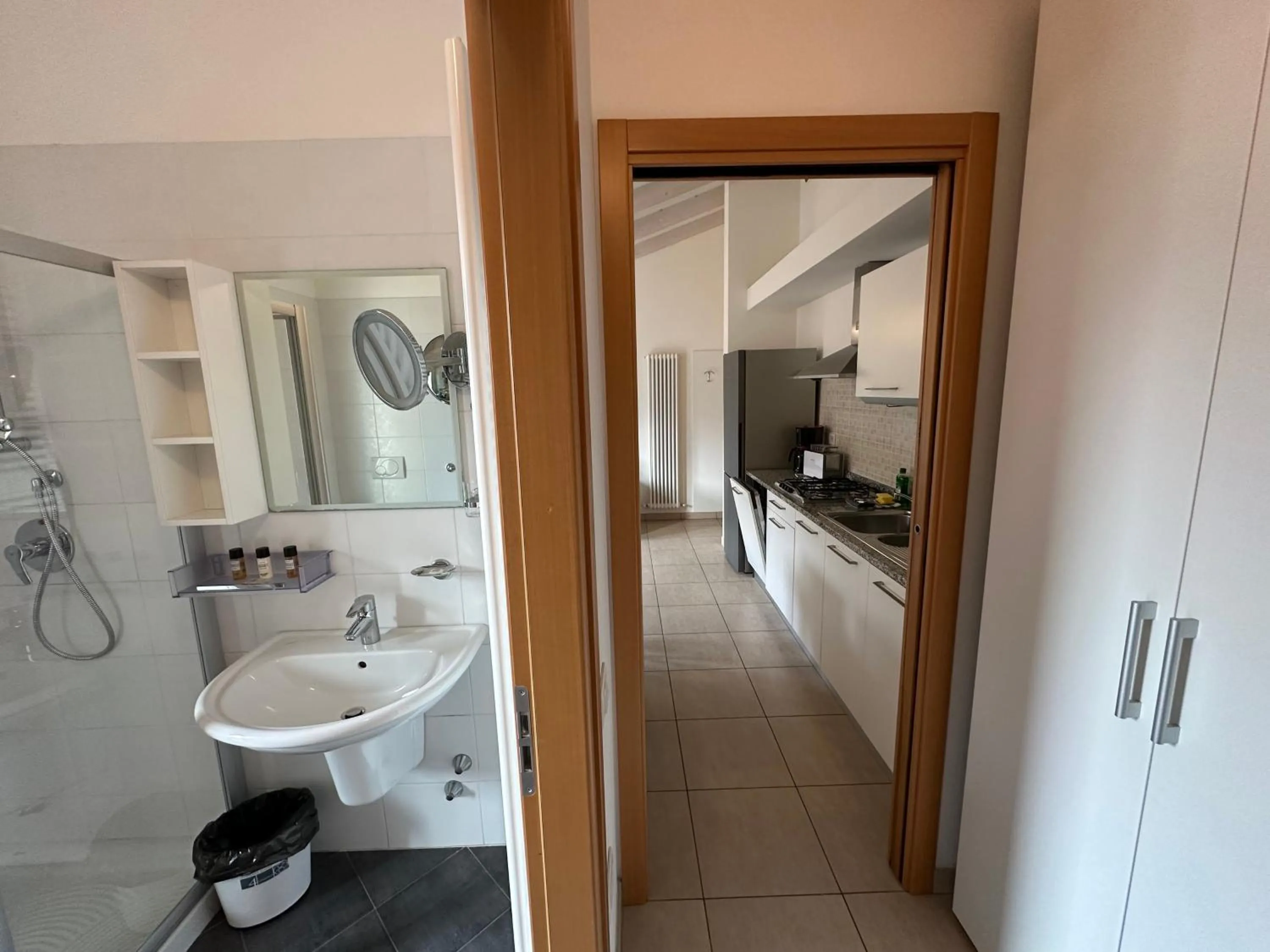 Shower in 4 Limoni Apartment Resort