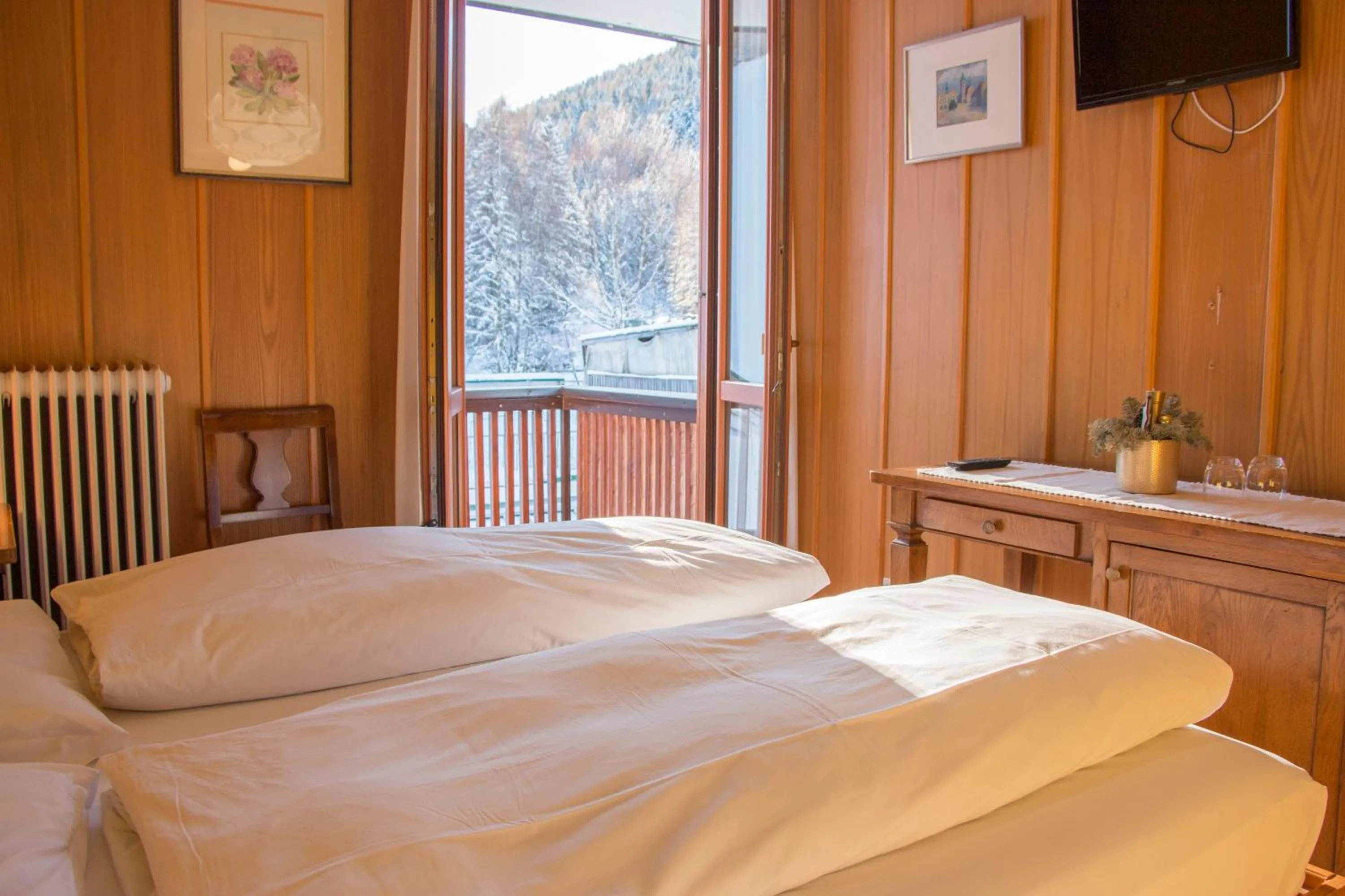 Bed in Hotel Cristallo