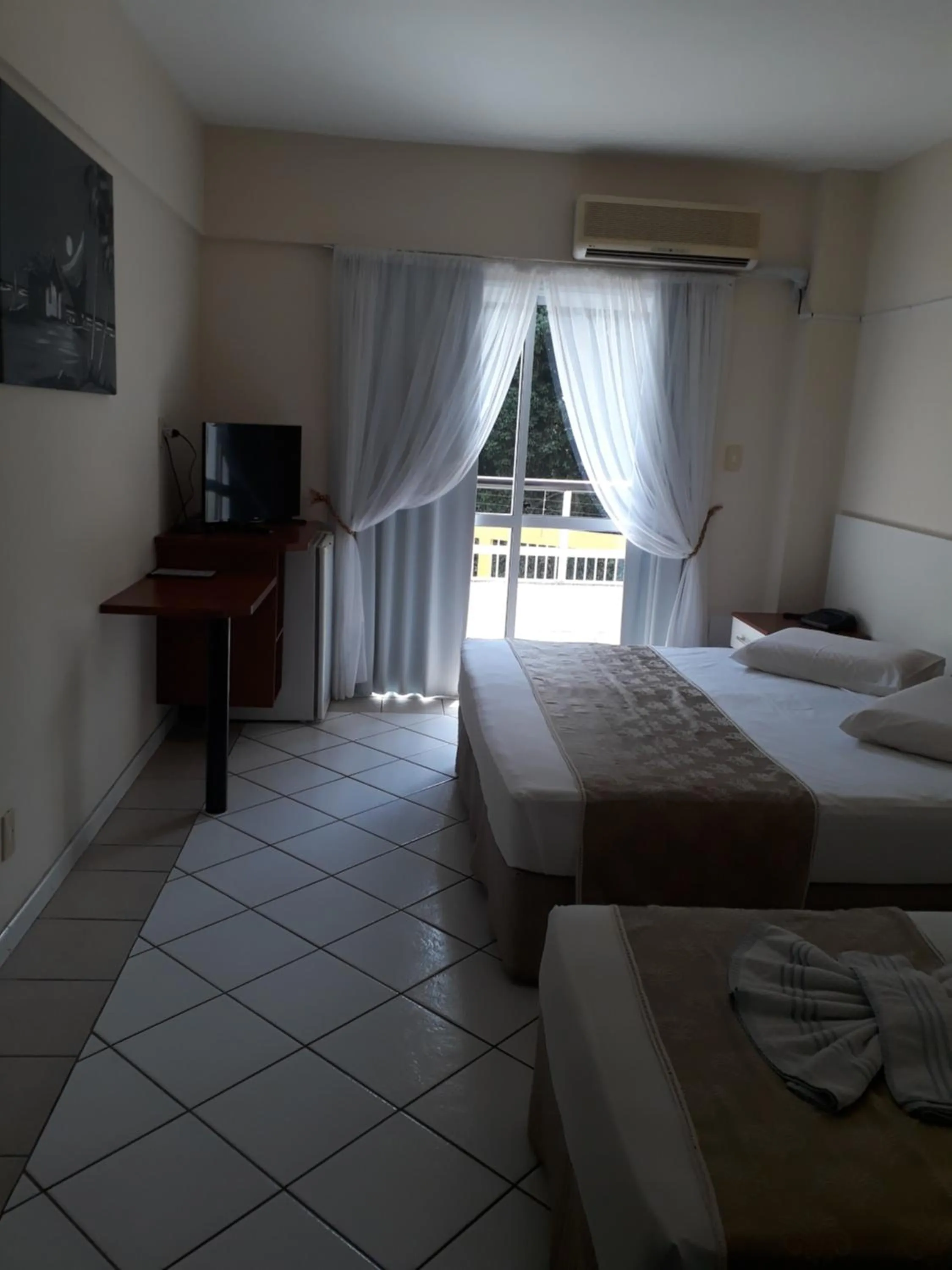 Photo of the whole room, Bed in Fragata Hotel