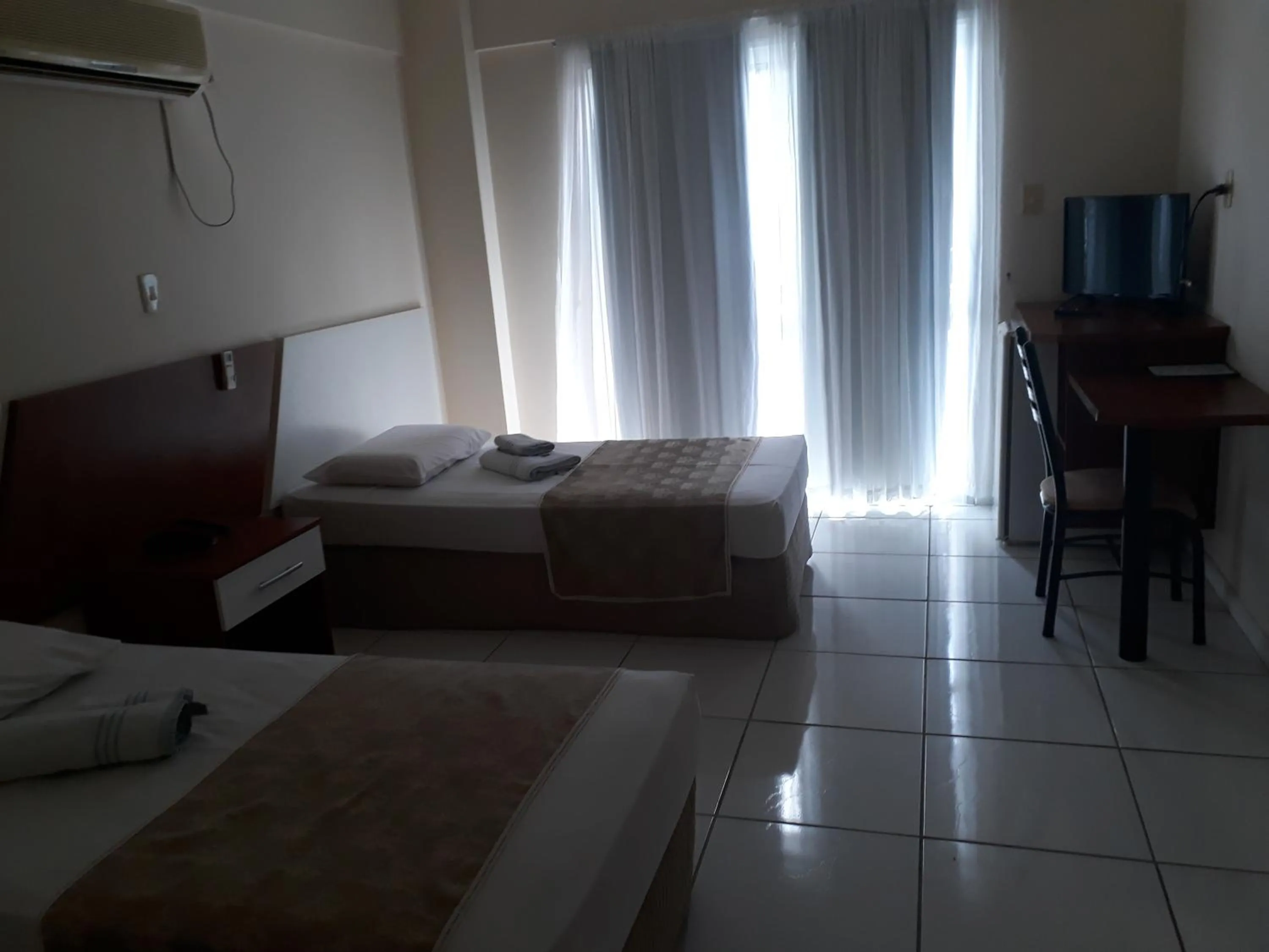 Photo of the whole room, Bed in Fragata Hotel