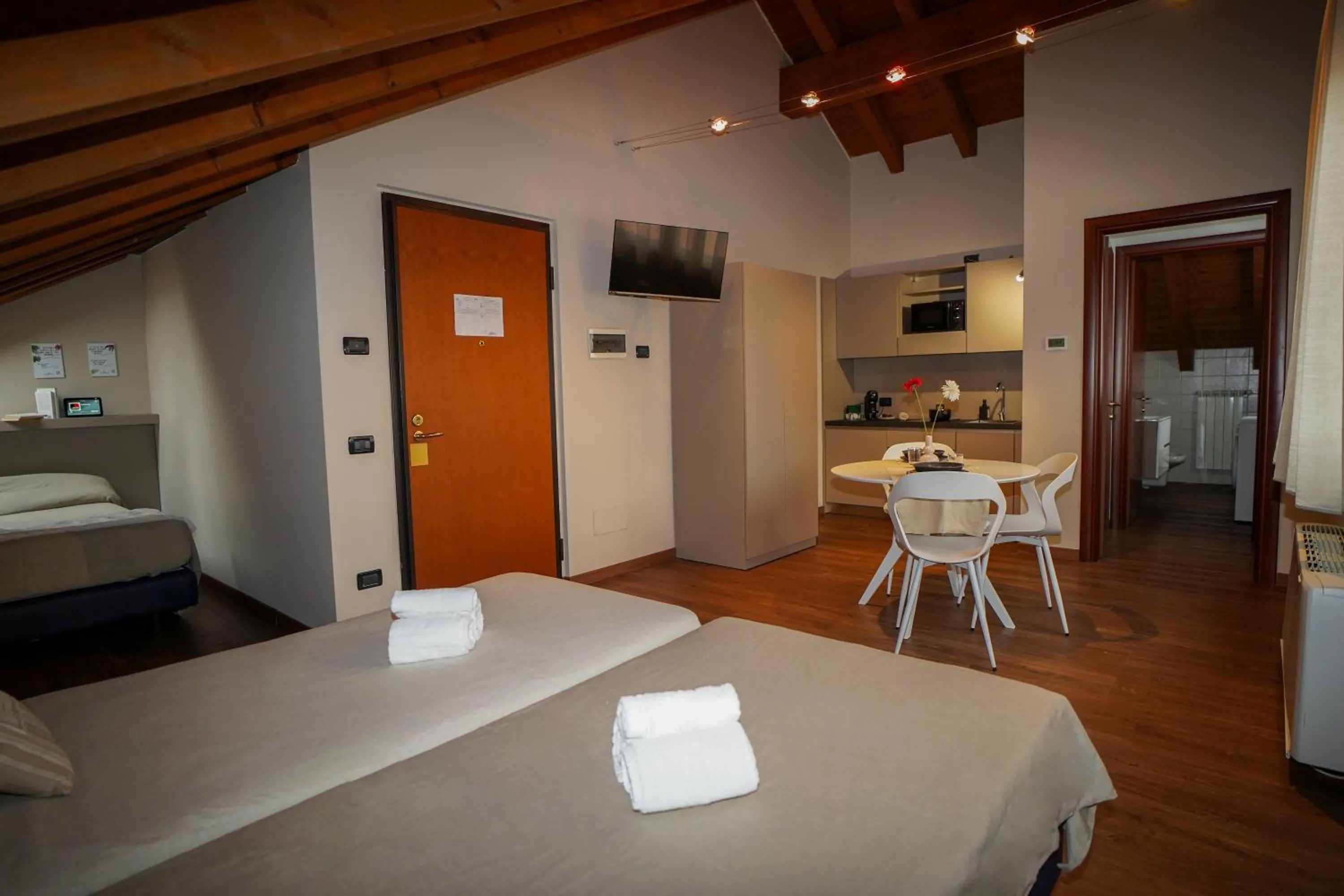 TV and multimedia in Bnbook Expo Residence Rho