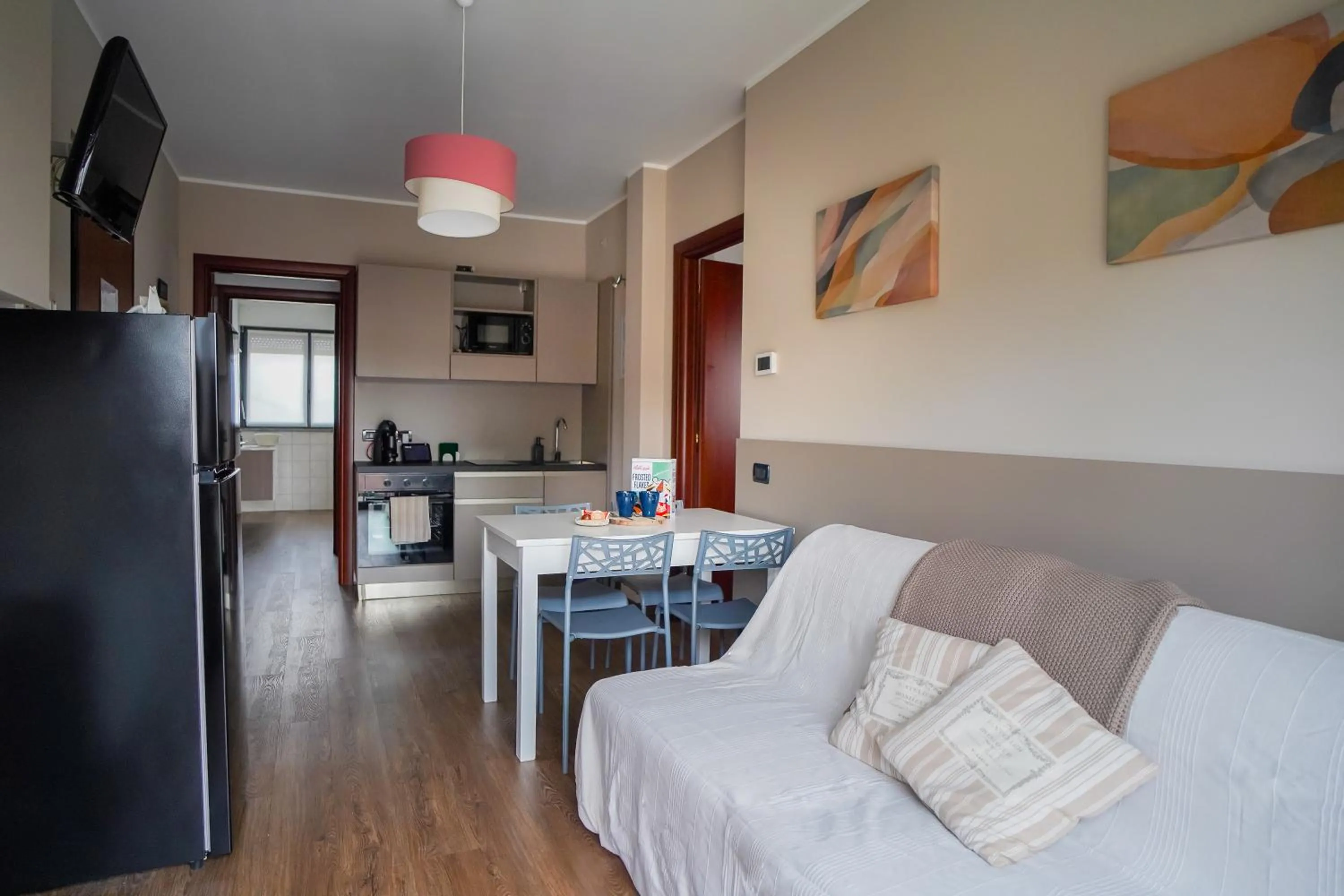 TV and multimedia in Bnbook Expo Residence Rho