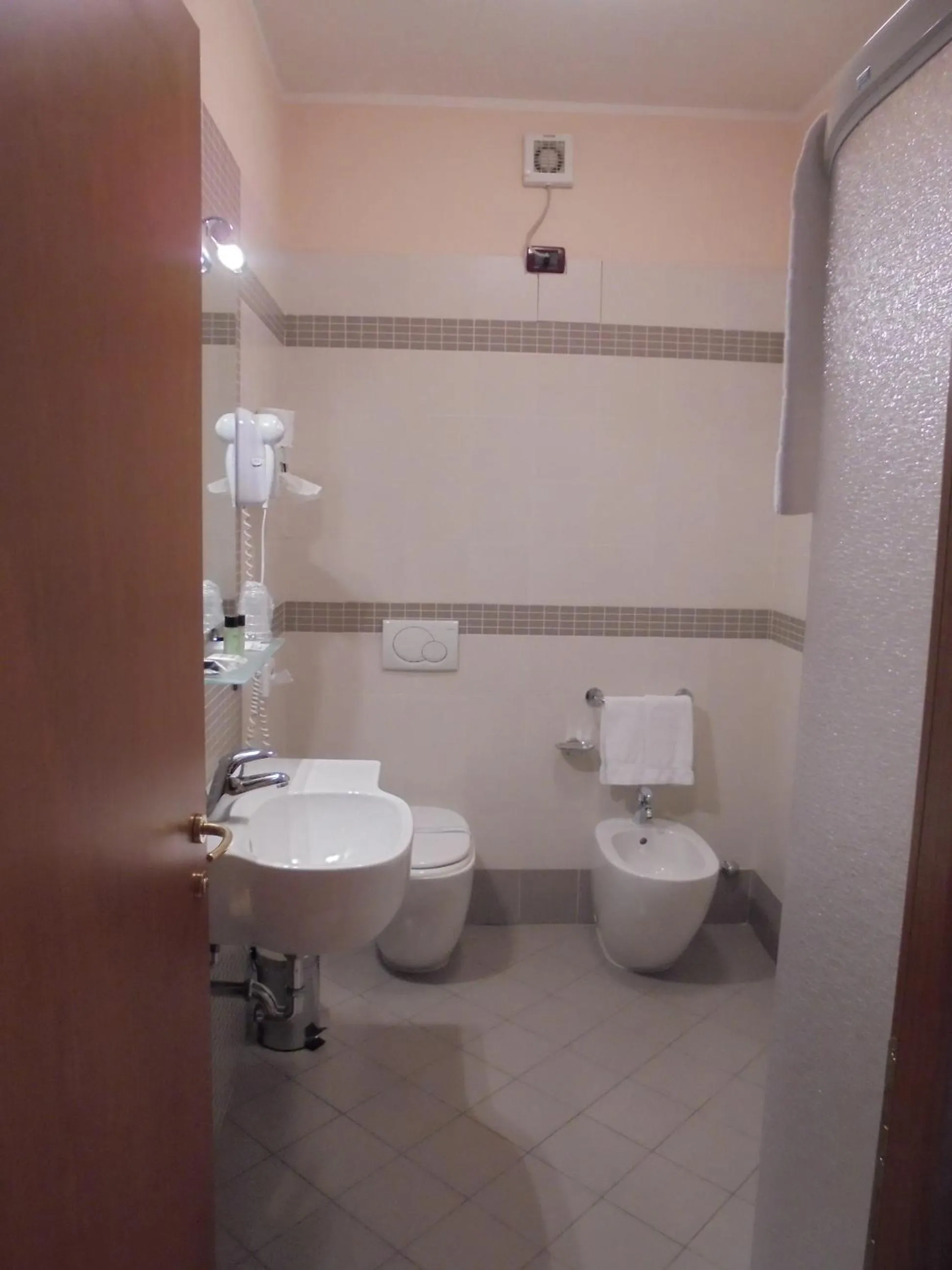 Shower in Hotel Plazza