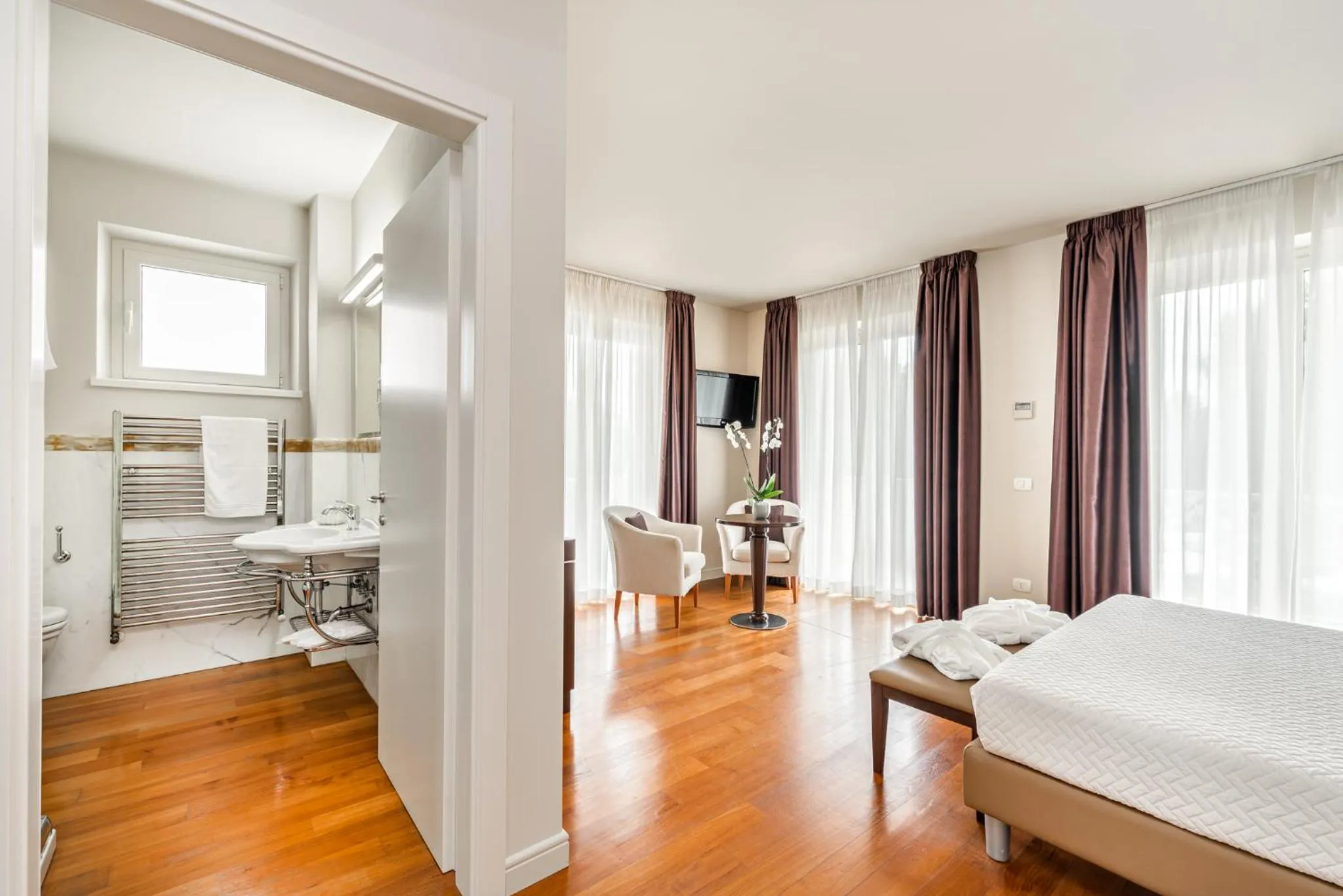 Photo of the whole room, Bed in Hotel & Residence Exclusive