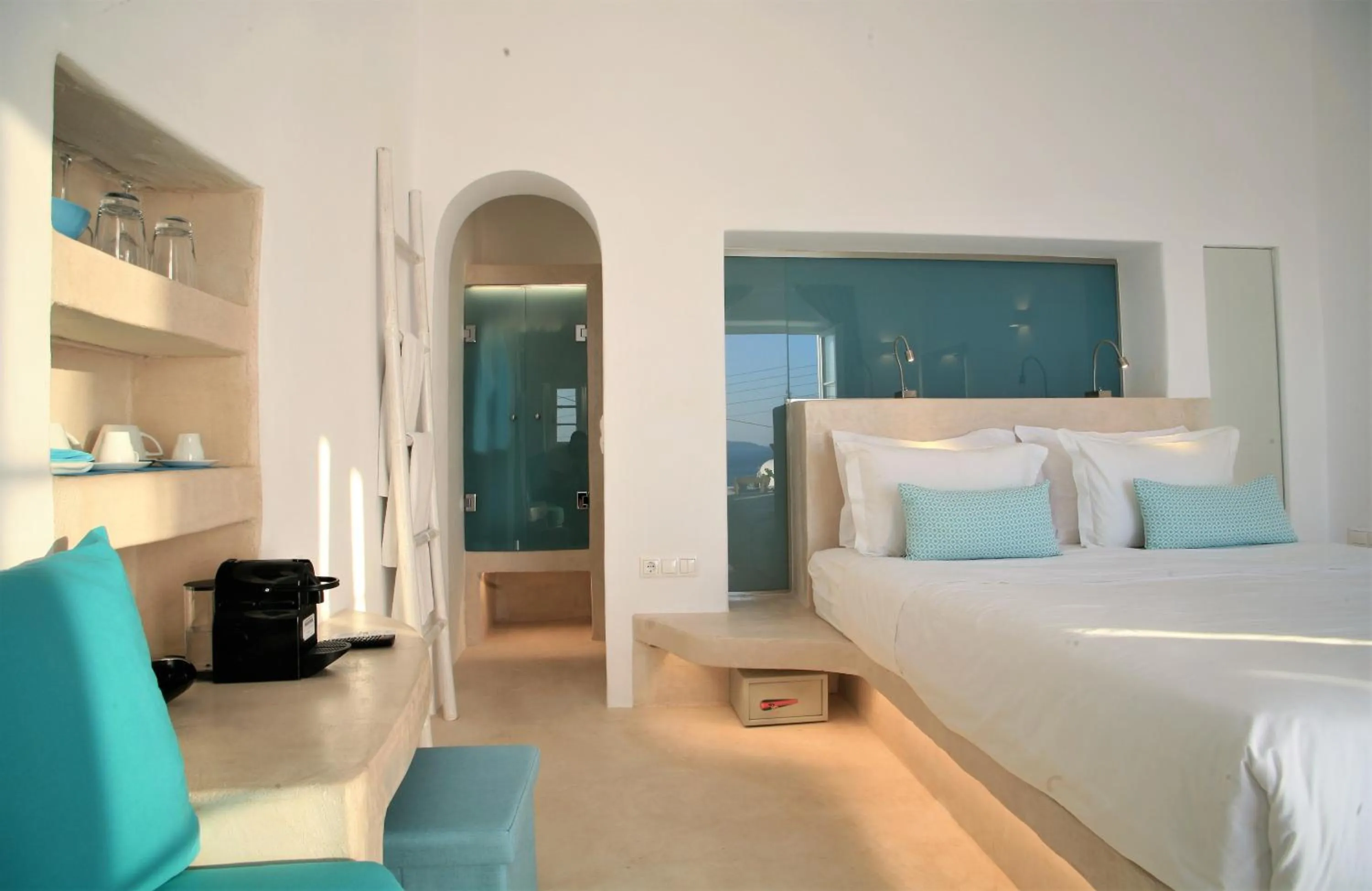 Bed in Mykonos Moussa