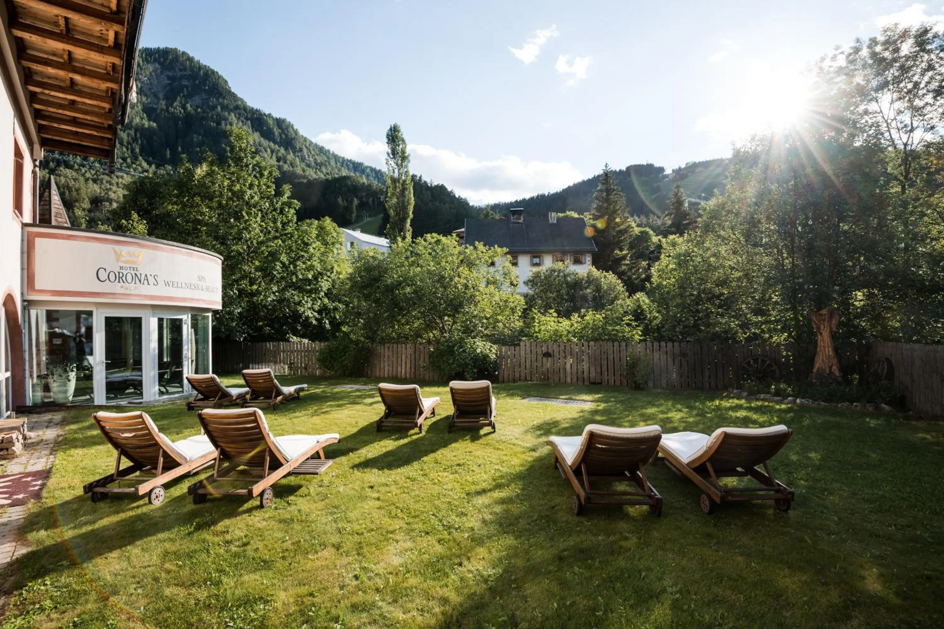 Garden in Kristallhotel Corona-Krone