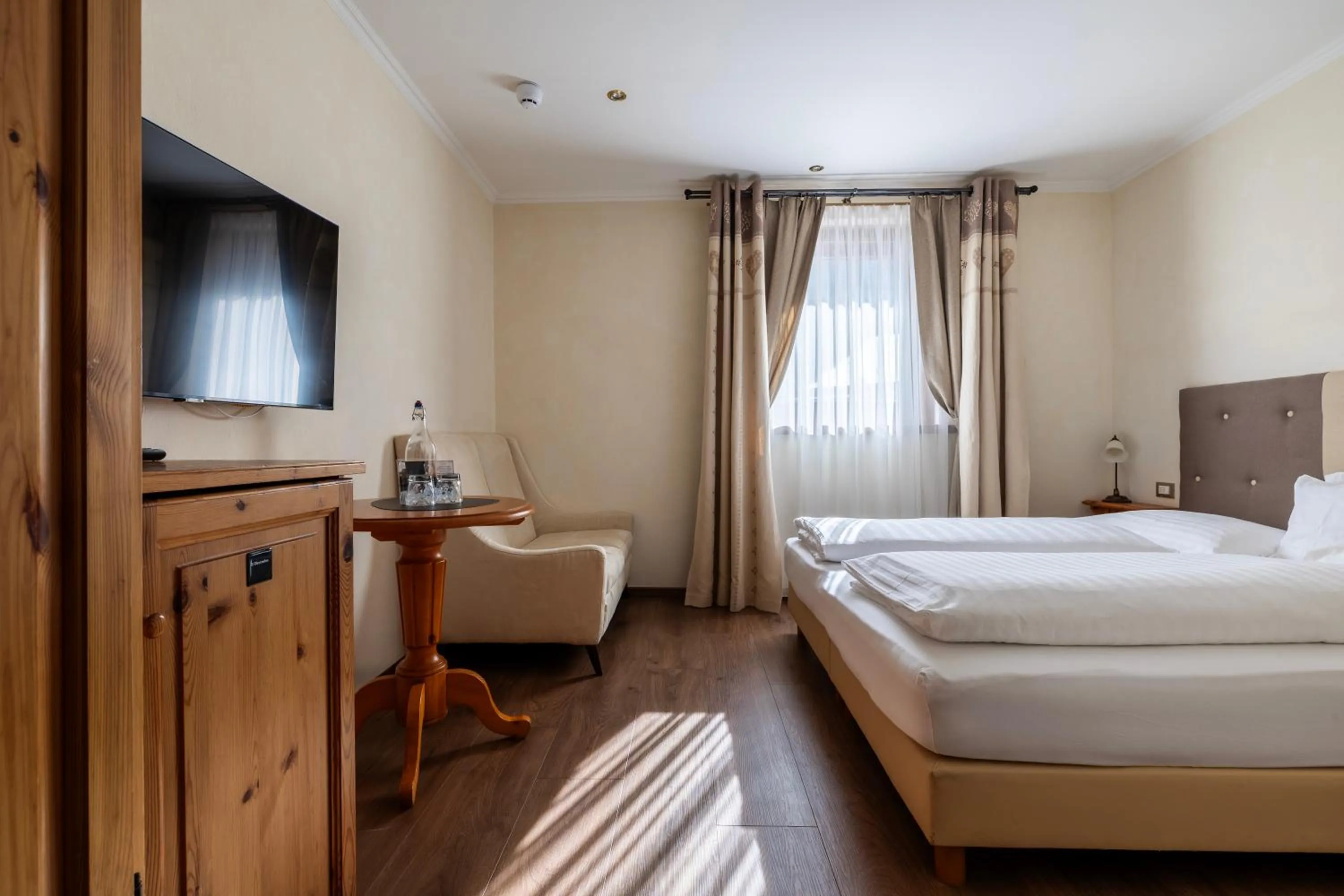 Bed in Kristallhotel Corona-Krone