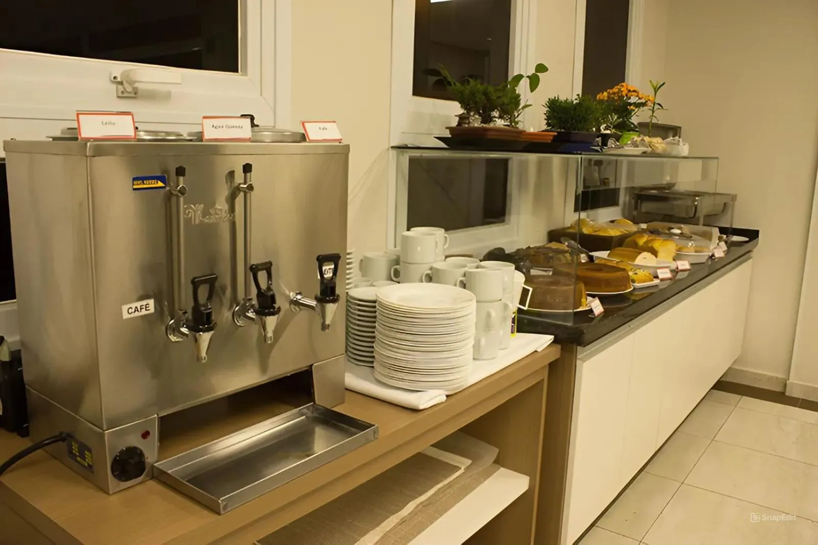 Food and drinks in Hotel Toyo Inn