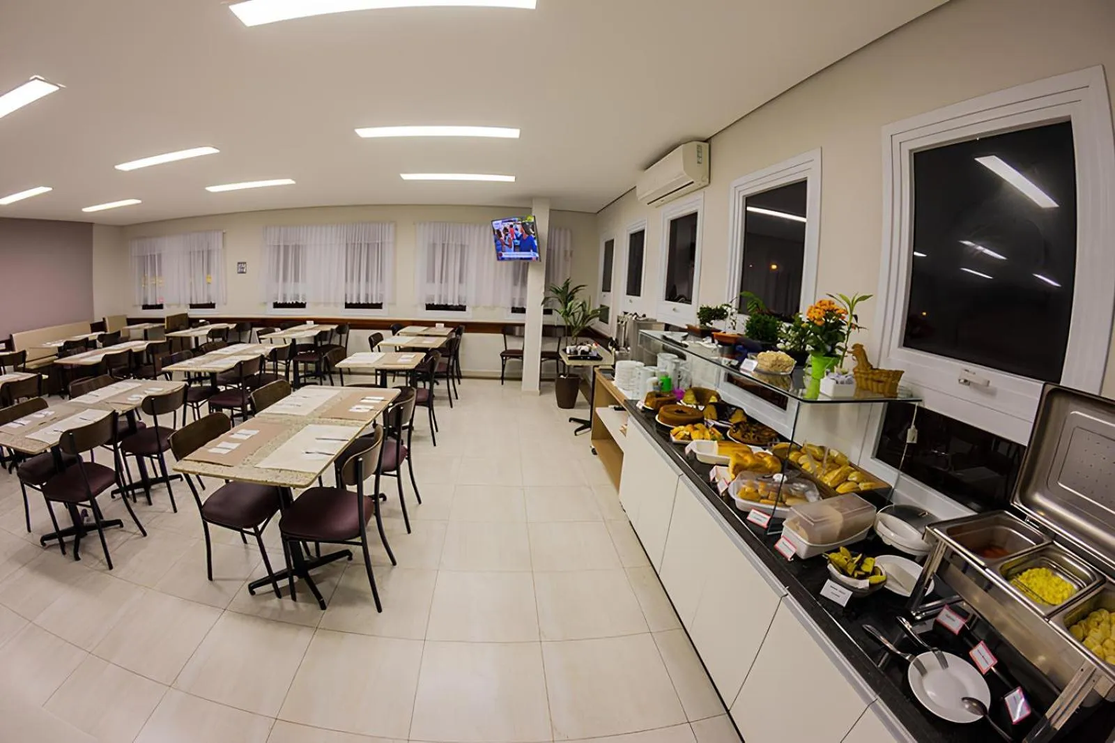 Restaurant/places to eat in Hotel Toyo Inn