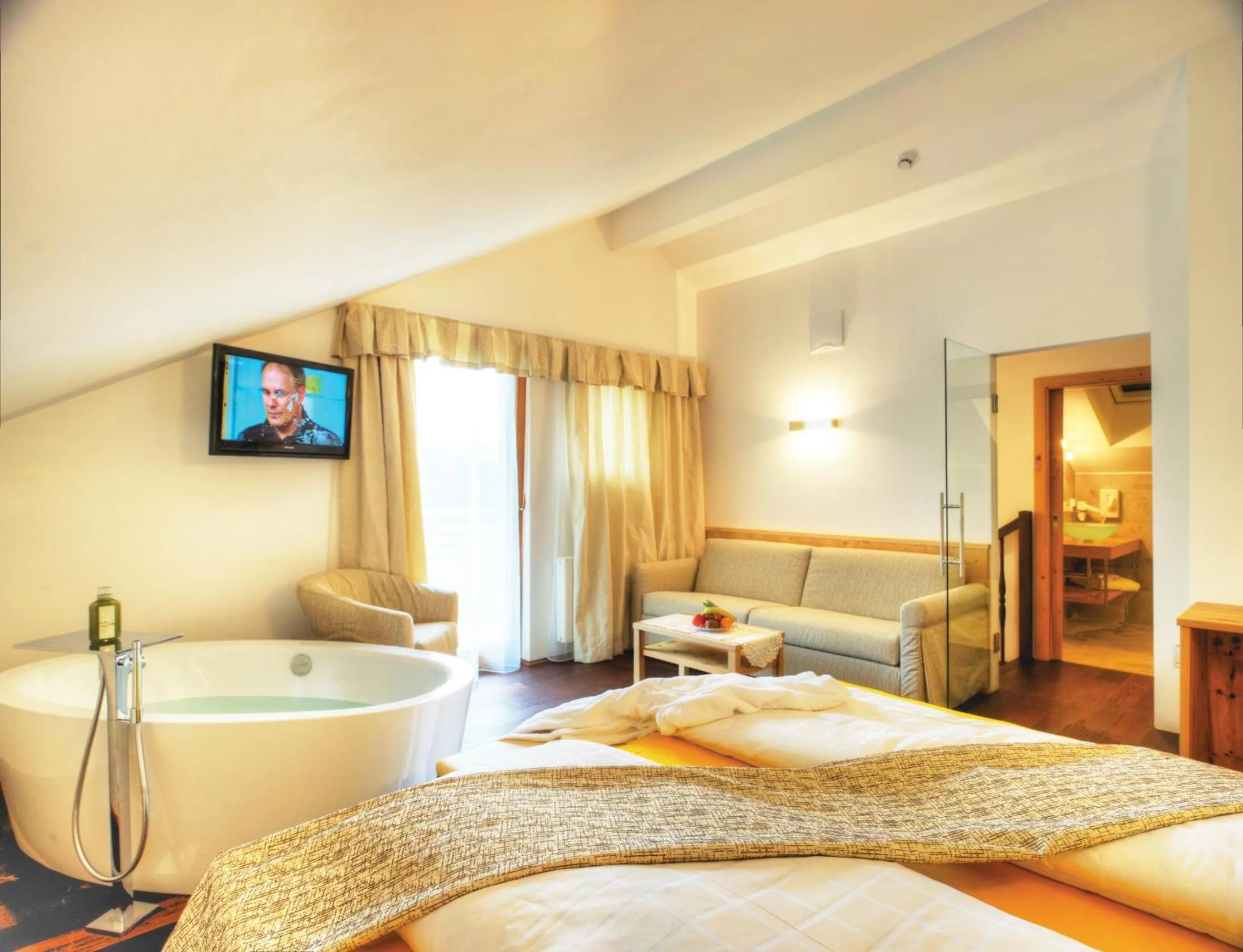 Bathroom, Bed in Hotel Leitner