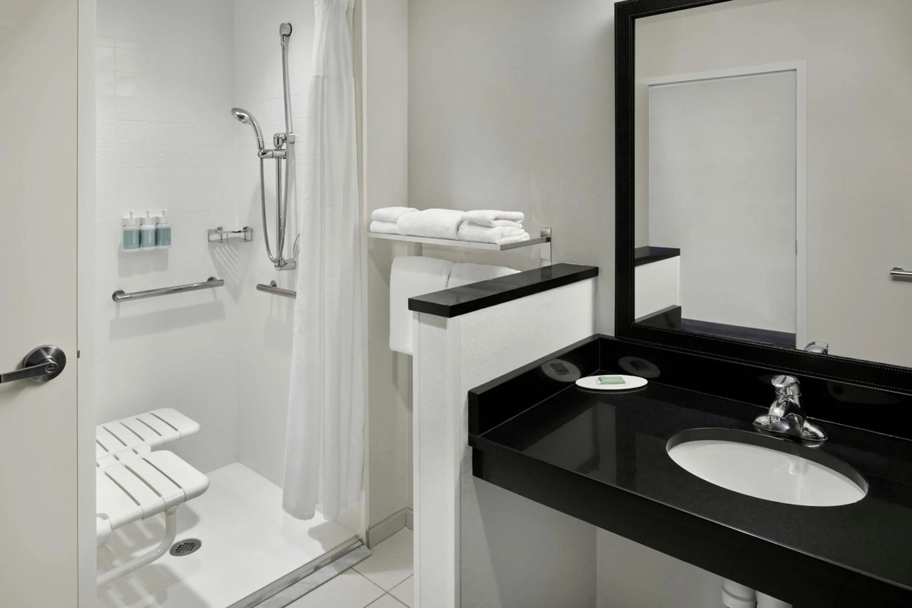 Bathroom in Fairfield Inn & Suites by Marriott Charlotte Airport