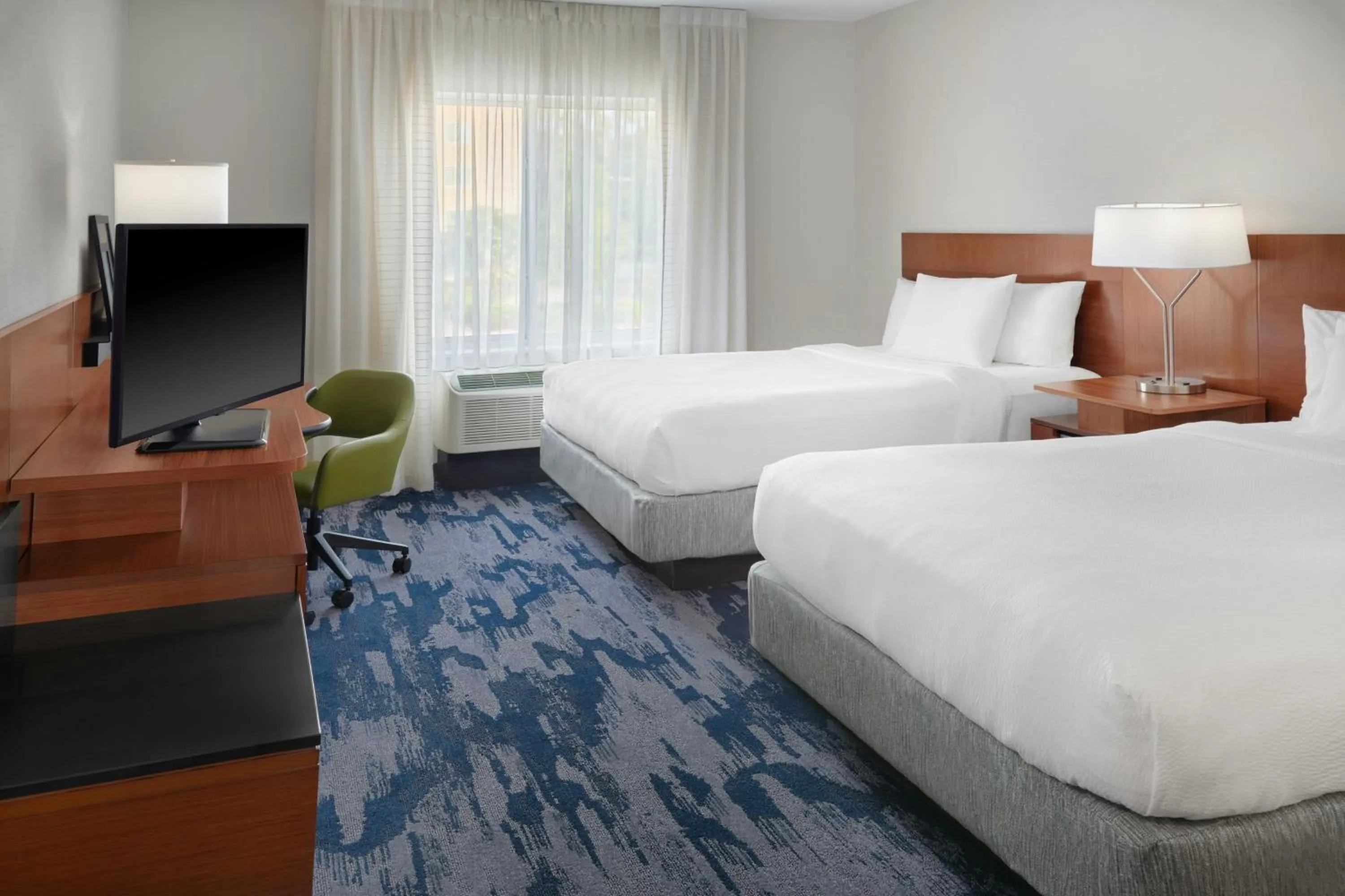 Photo of the whole room, Bed in Fairfield Inn & Suites by Marriott Charlotte Airport