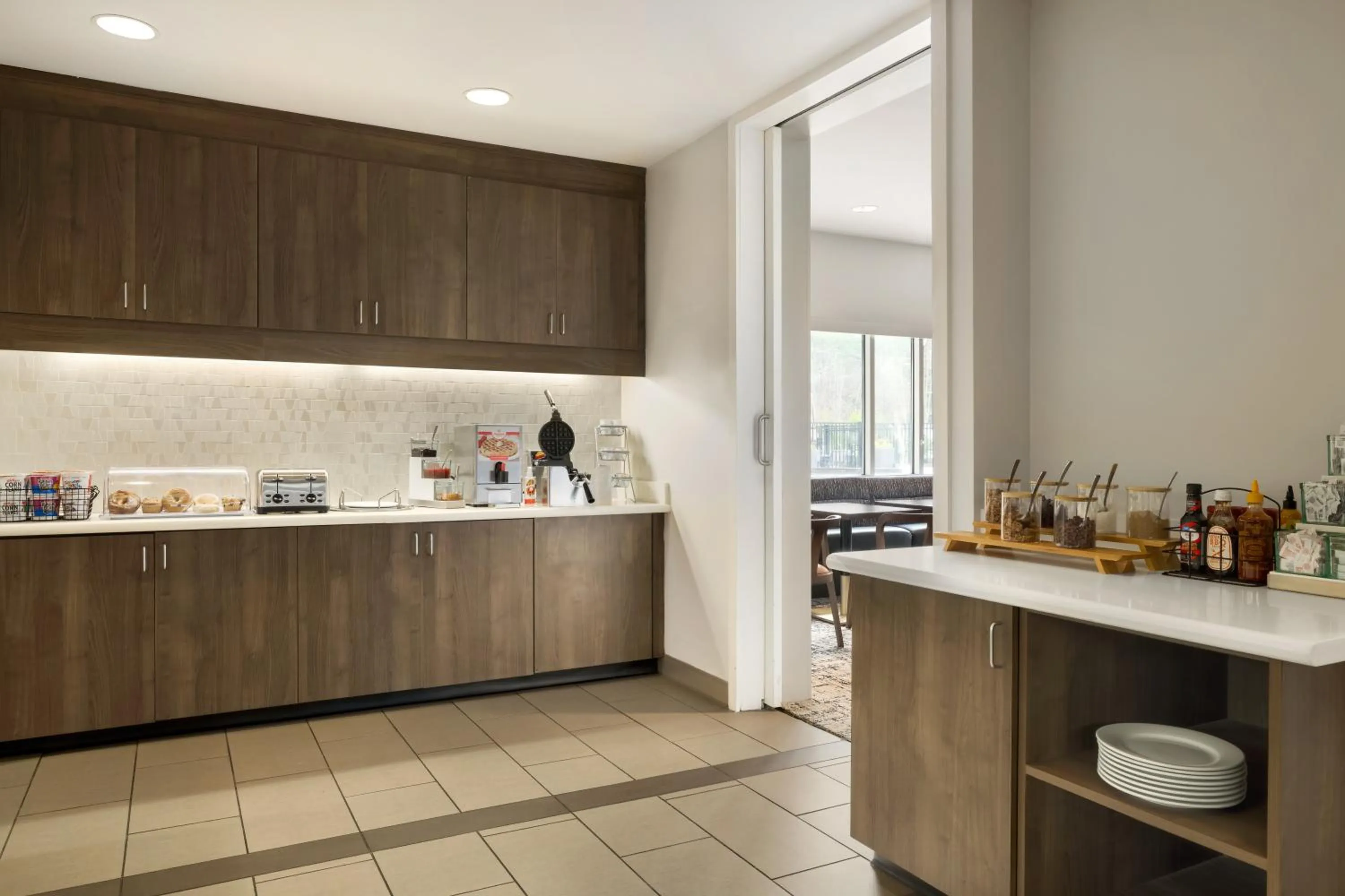 Breakfast in Residence Inn by Marriott Jackson The District at Eastover