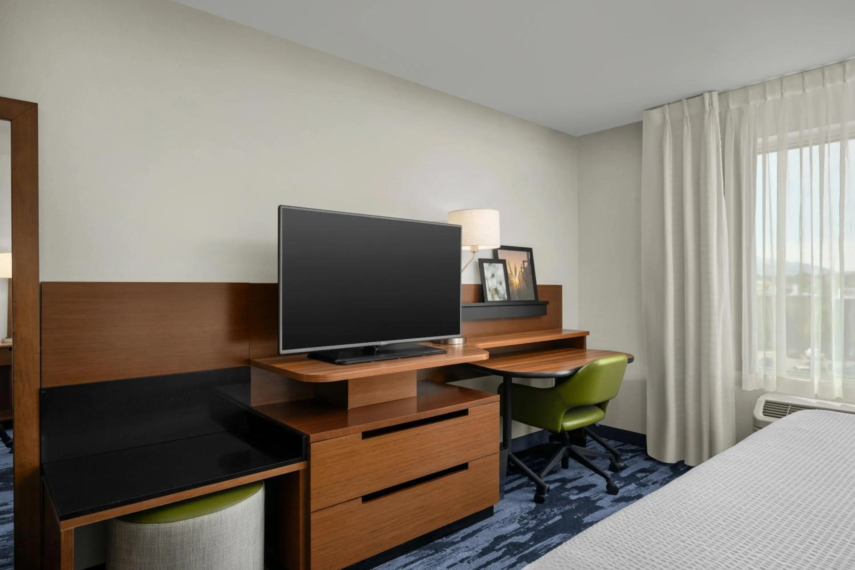 Bedroom, Bed in Fairfield Inn & Suites by Marriott Salt Lake City Midvale