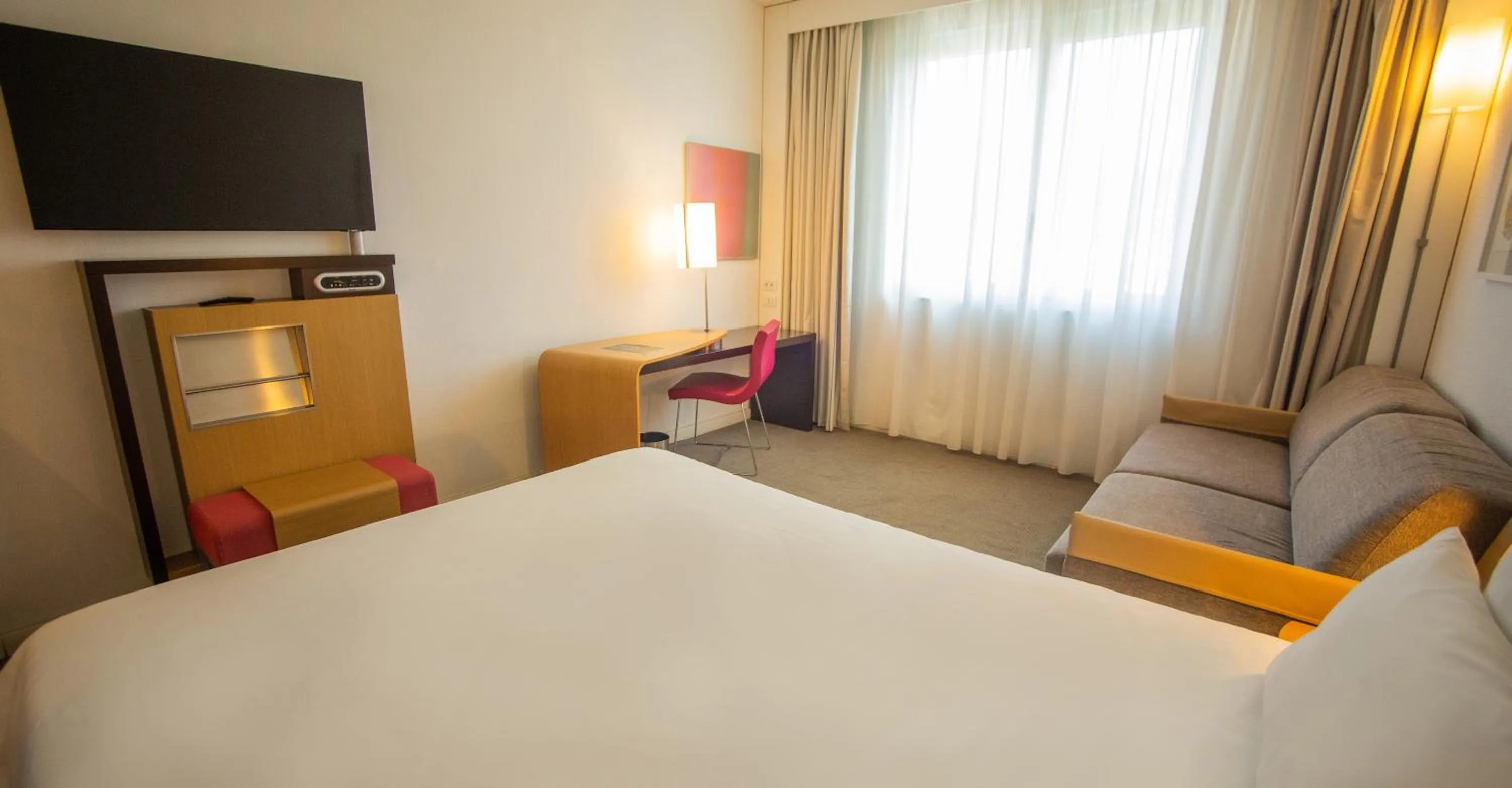 Bedroom, Bed in Novotel Salerno Est Arechi