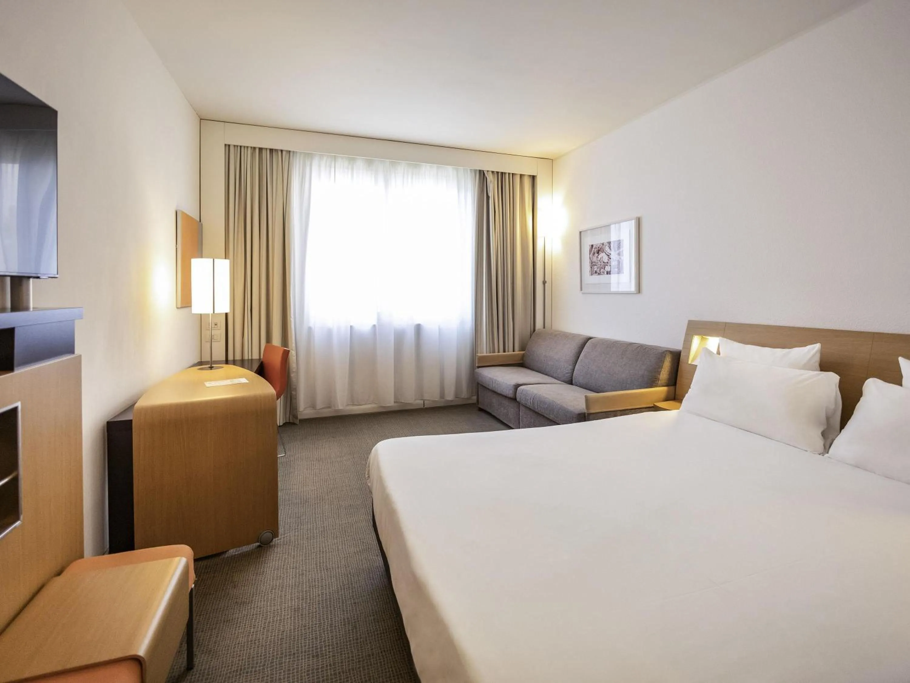 Bedroom, Bed in Novotel Salerno Est Arechi