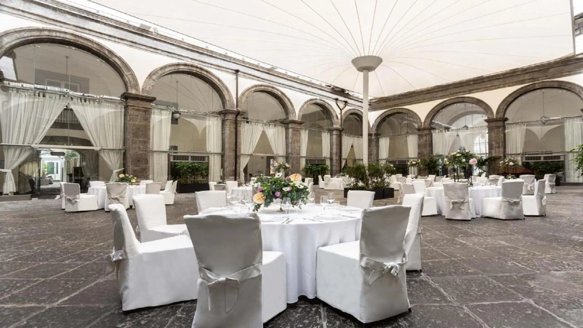 wedding in Palazzo Caracciolo Naples