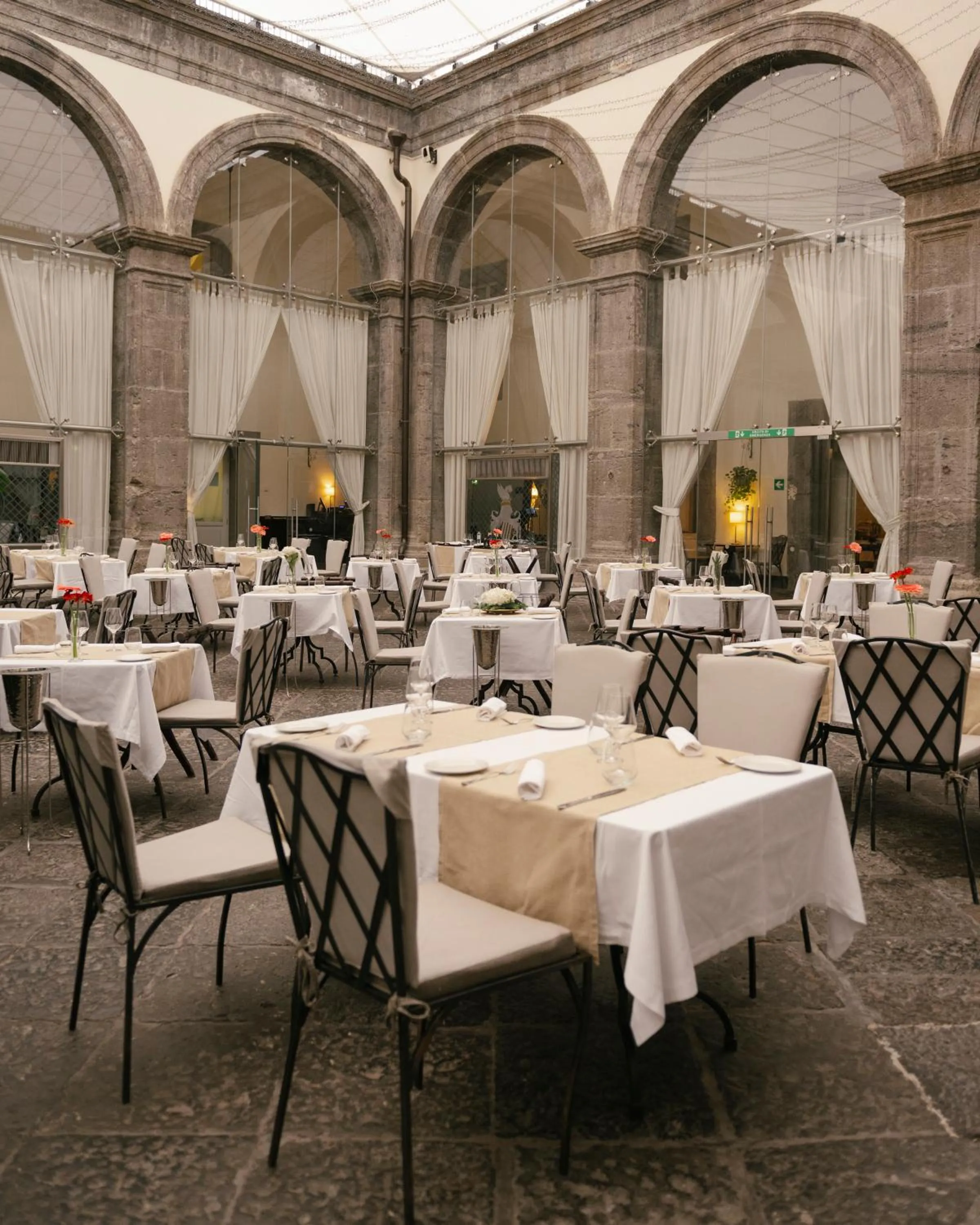 Restaurant/places to eat in Palazzo Caracciolo Naples