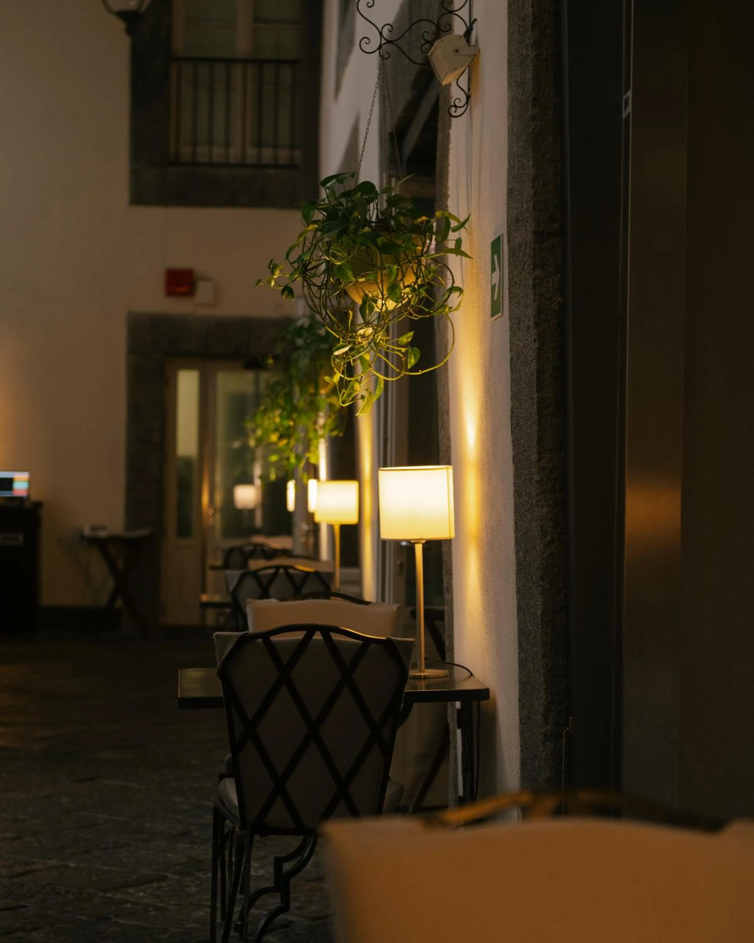 Restaurant/places to eat in Palazzo Caracciolo Naples