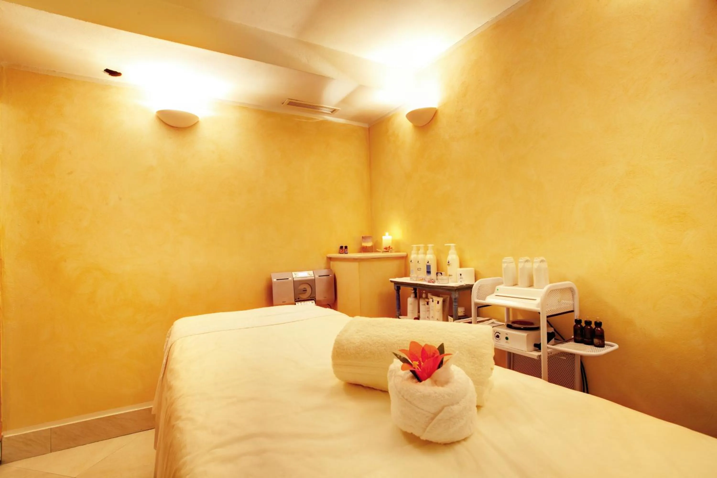 Massage, Bed in Hotel Splendid