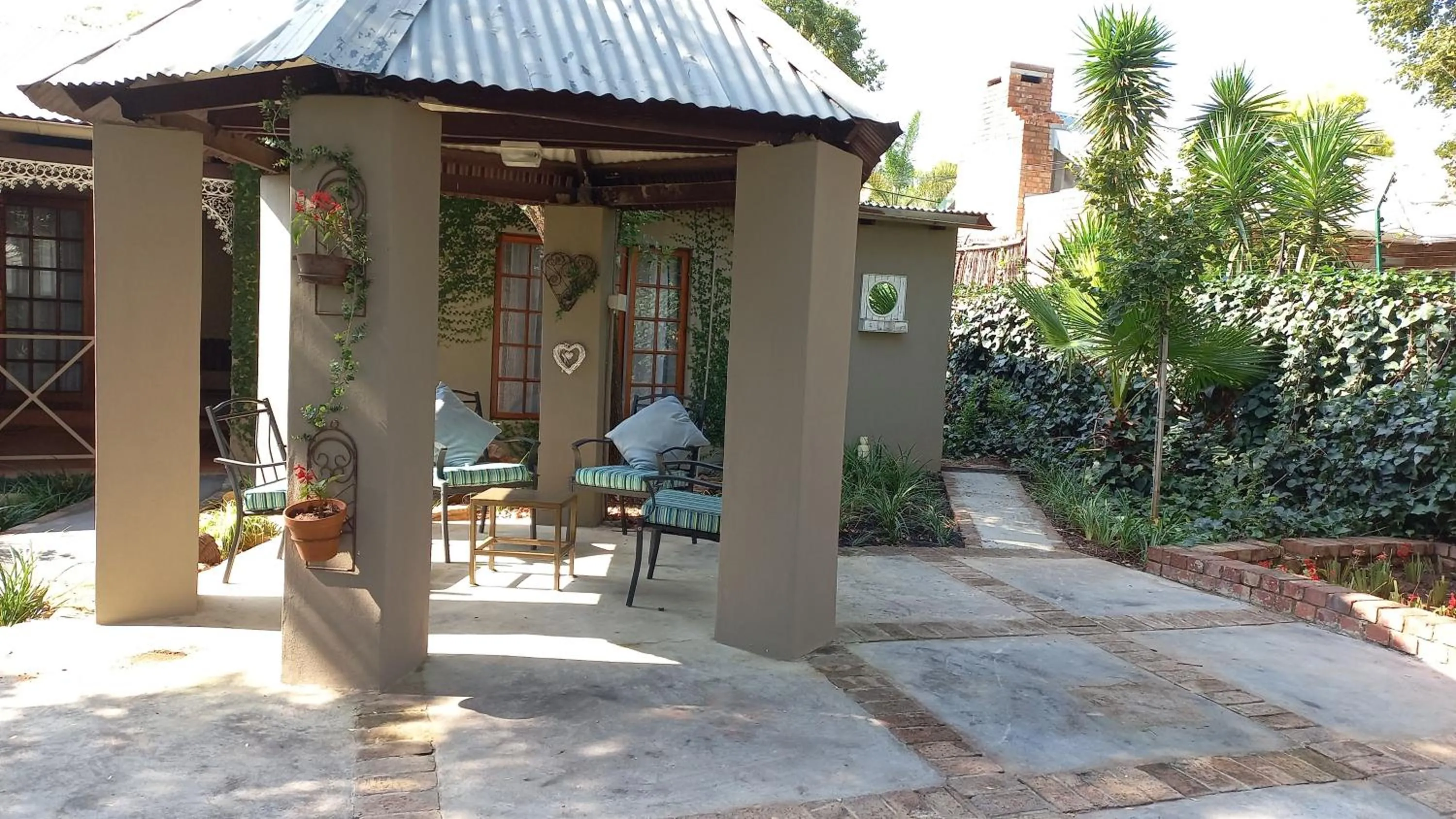 Property building in J'Cups Guest House