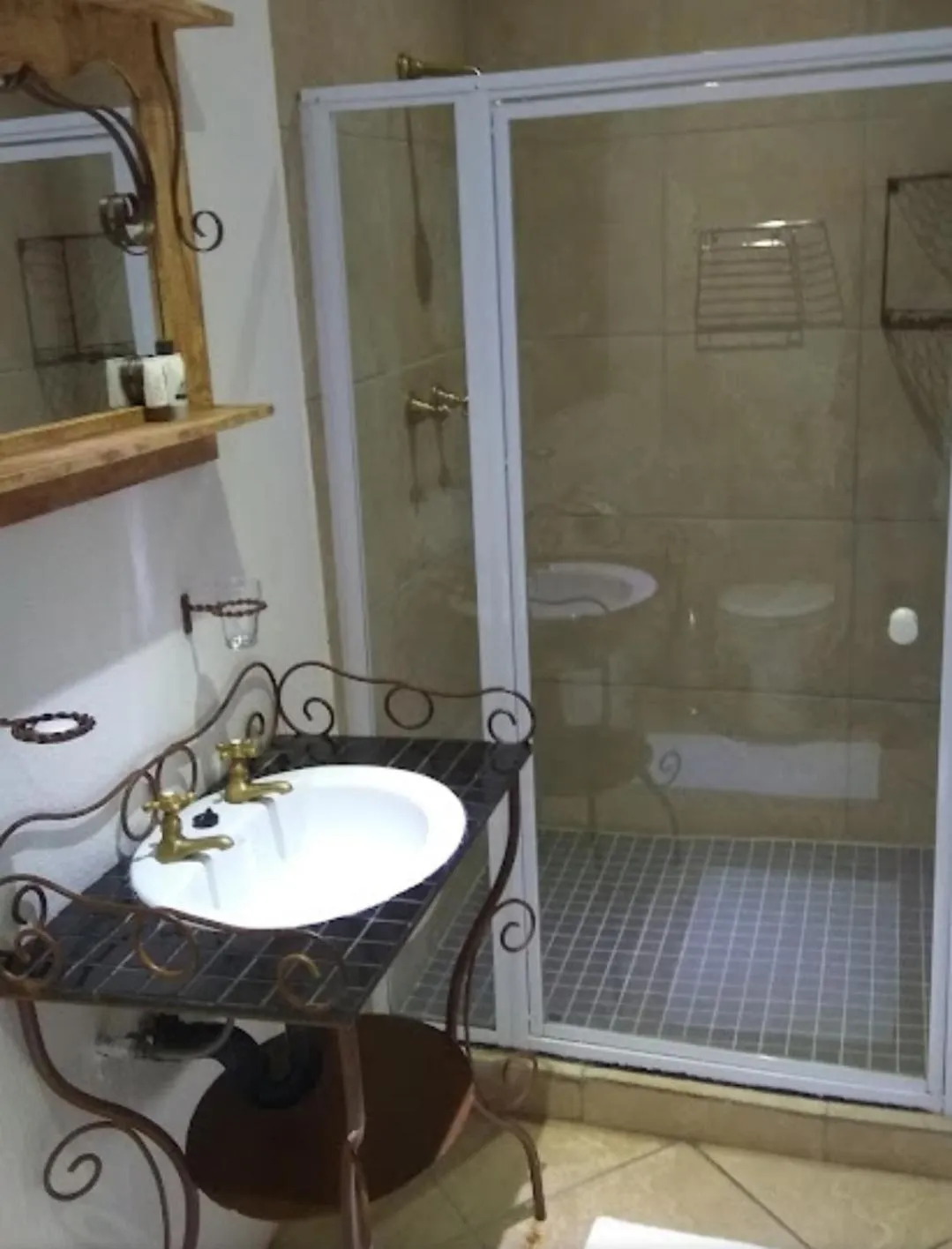 Bathroom in J'Cups Guest House