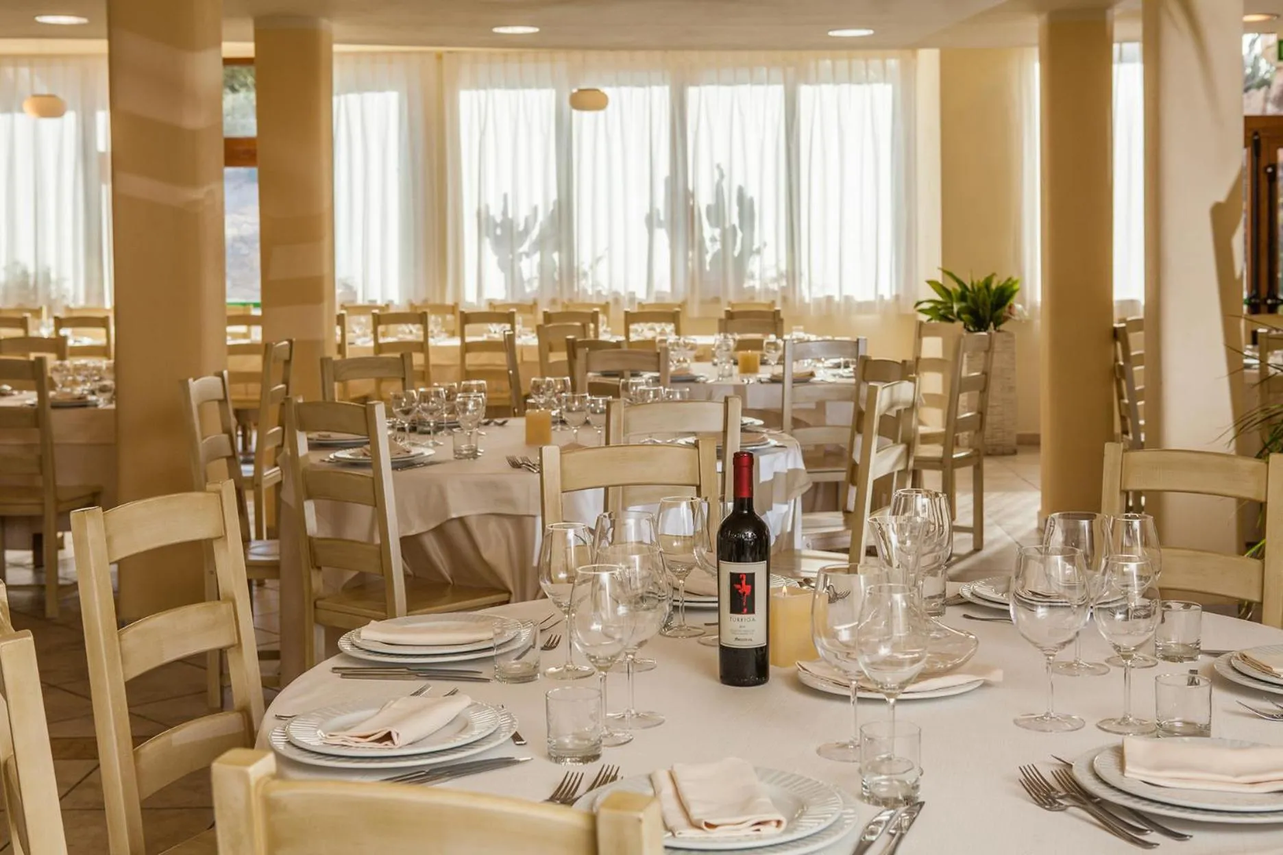 Restaurant/places to eat in Hotel Raffael PHG