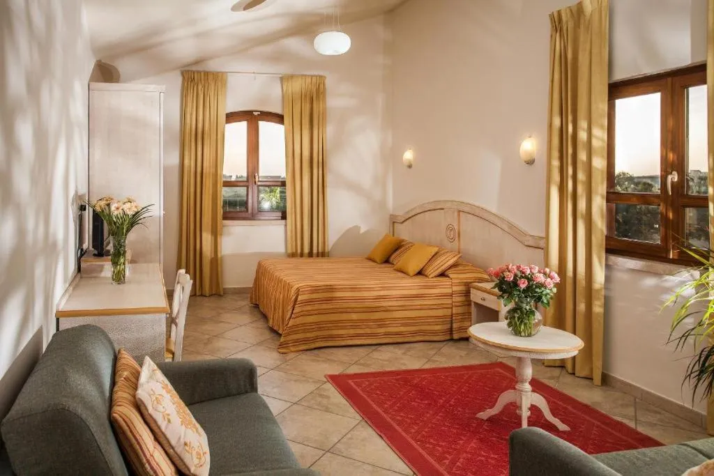 Photo of the whole room in Hotel Raffael PHG