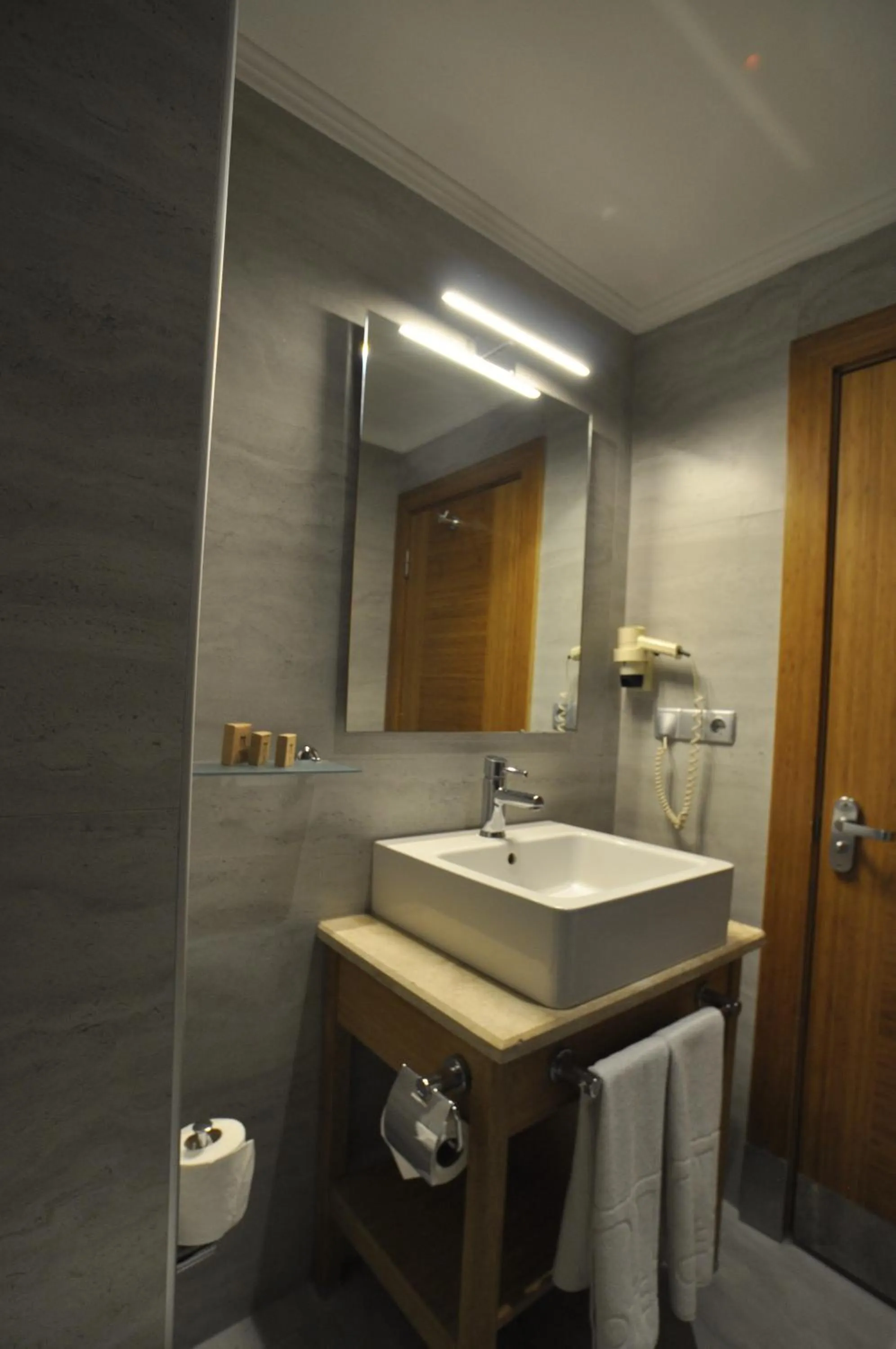 Toilet in Hotel Venera Istanbul Old City