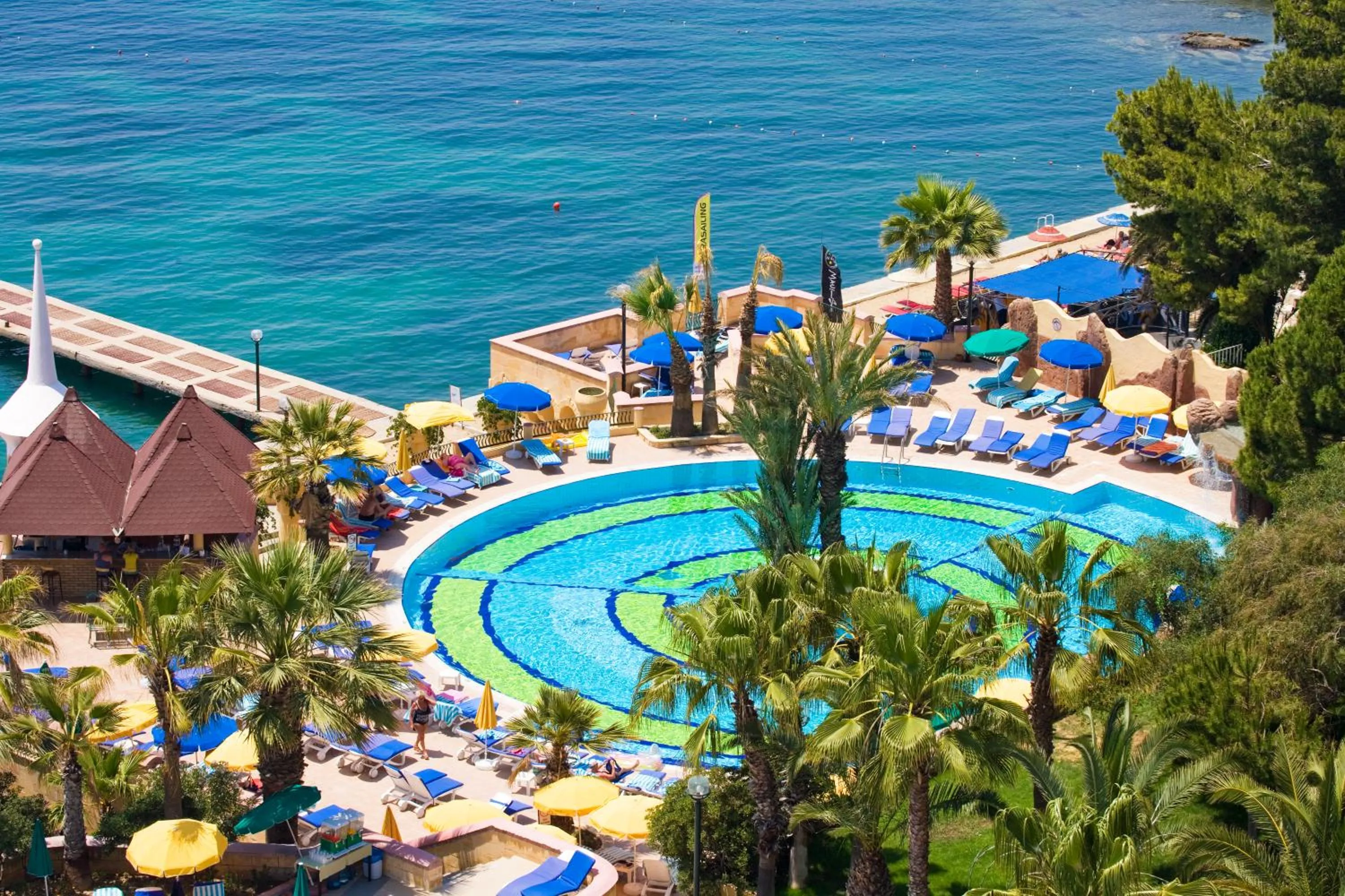 Day in Fantasia Deluxe Hotel