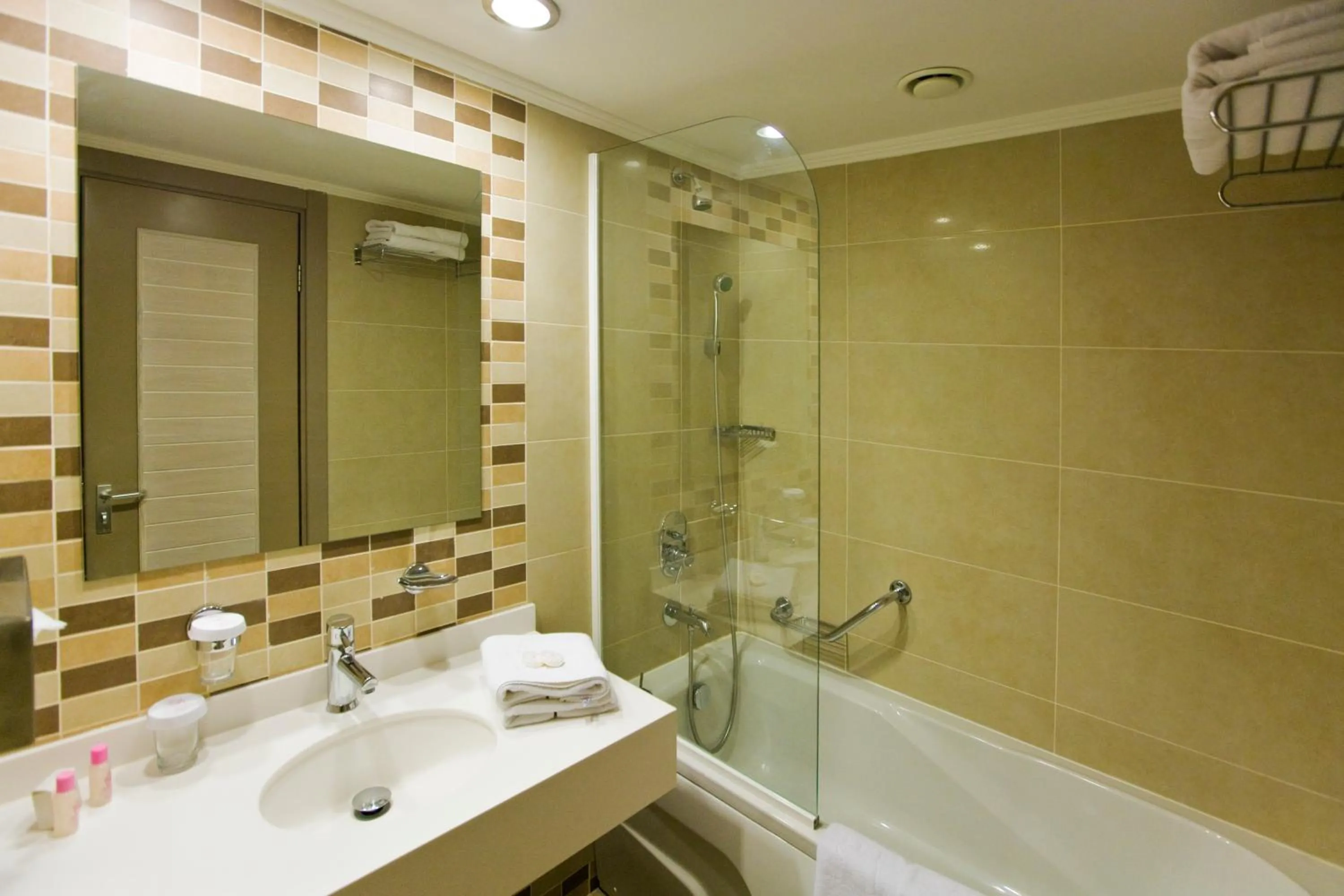 Bathroom in Fantasia Deluxe Hotel