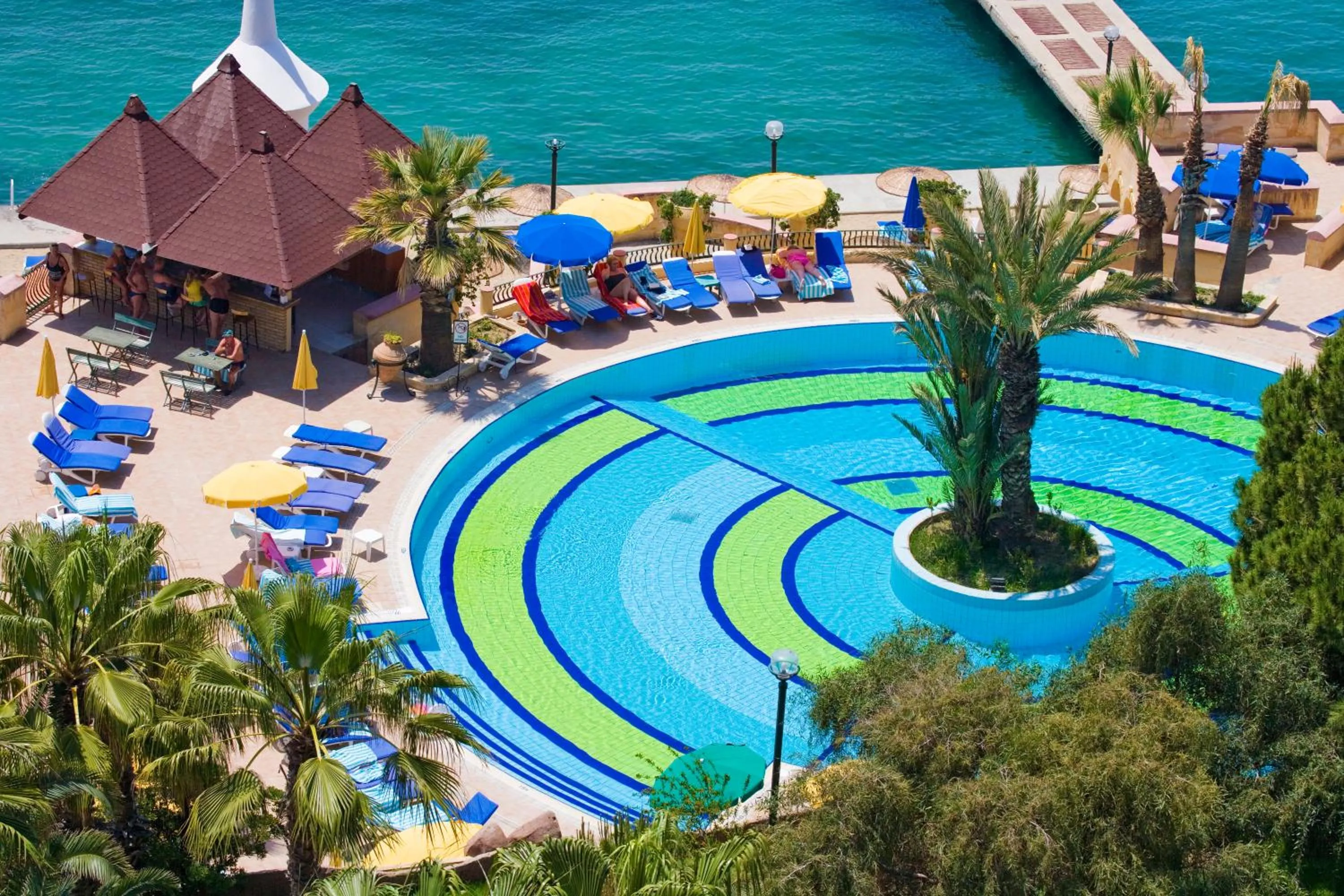 Day in Fantasia Deluxe Hotel