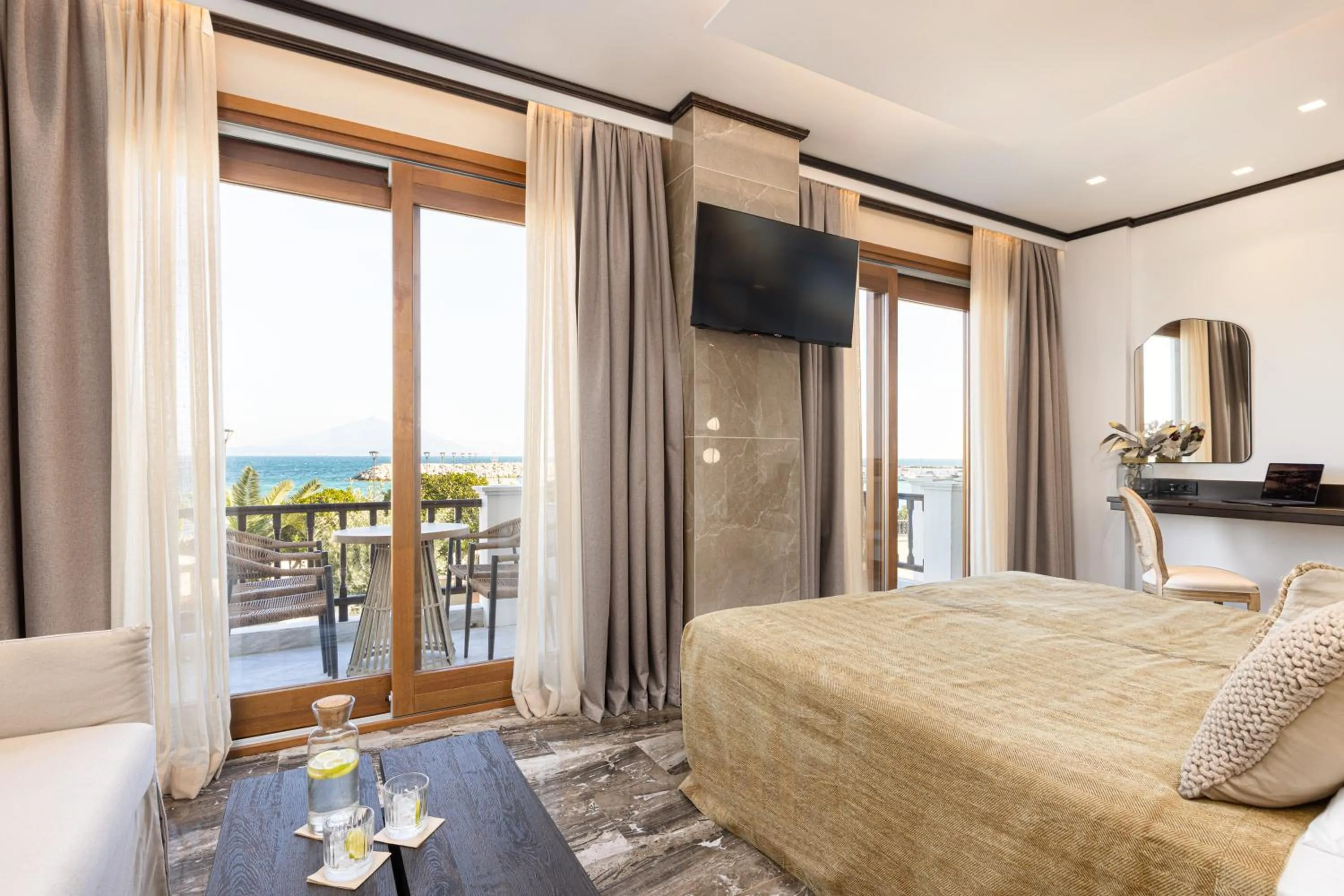 Bed in Sunrise Hotel