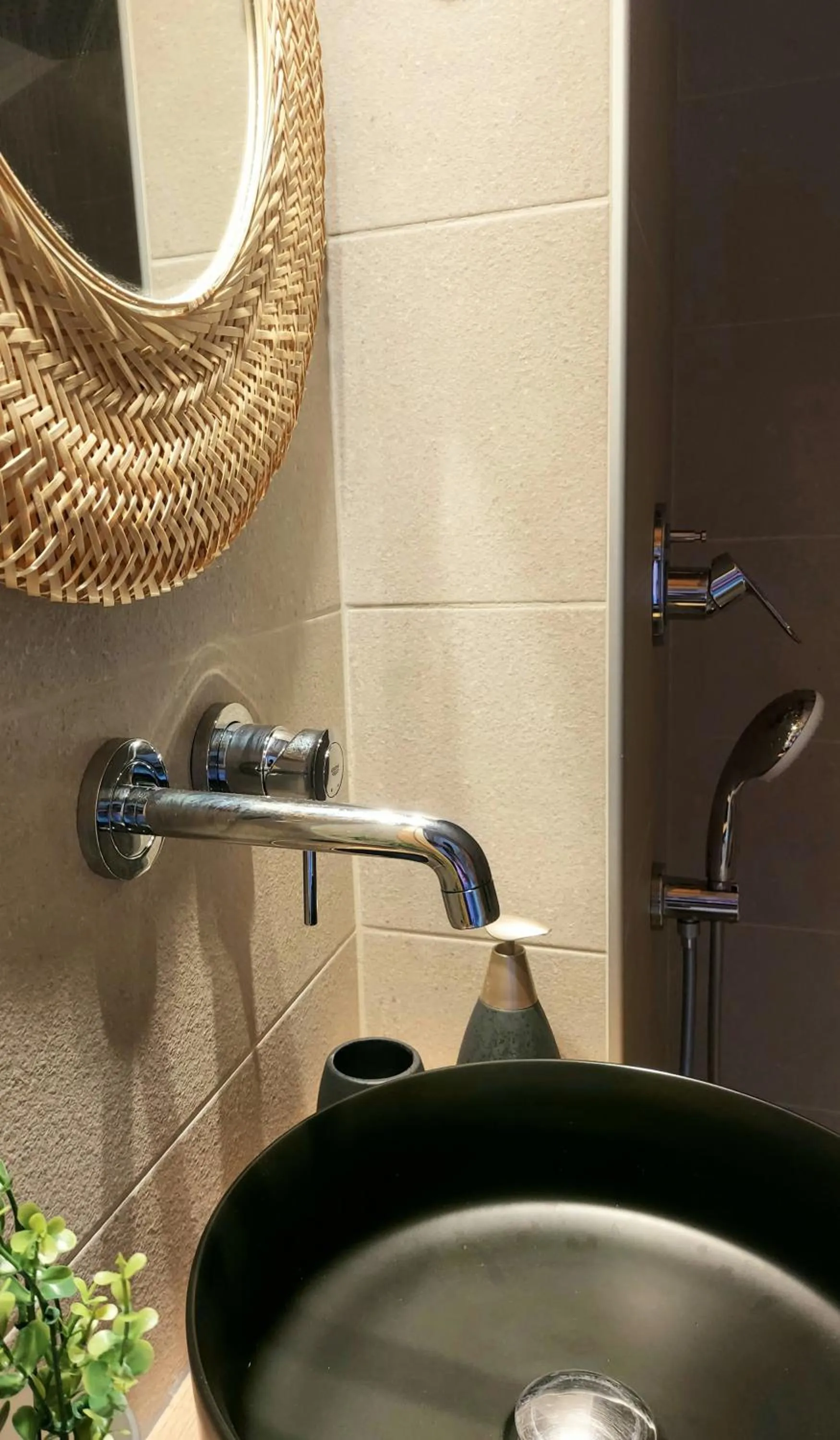 Bathroom in Sunrise Hotel