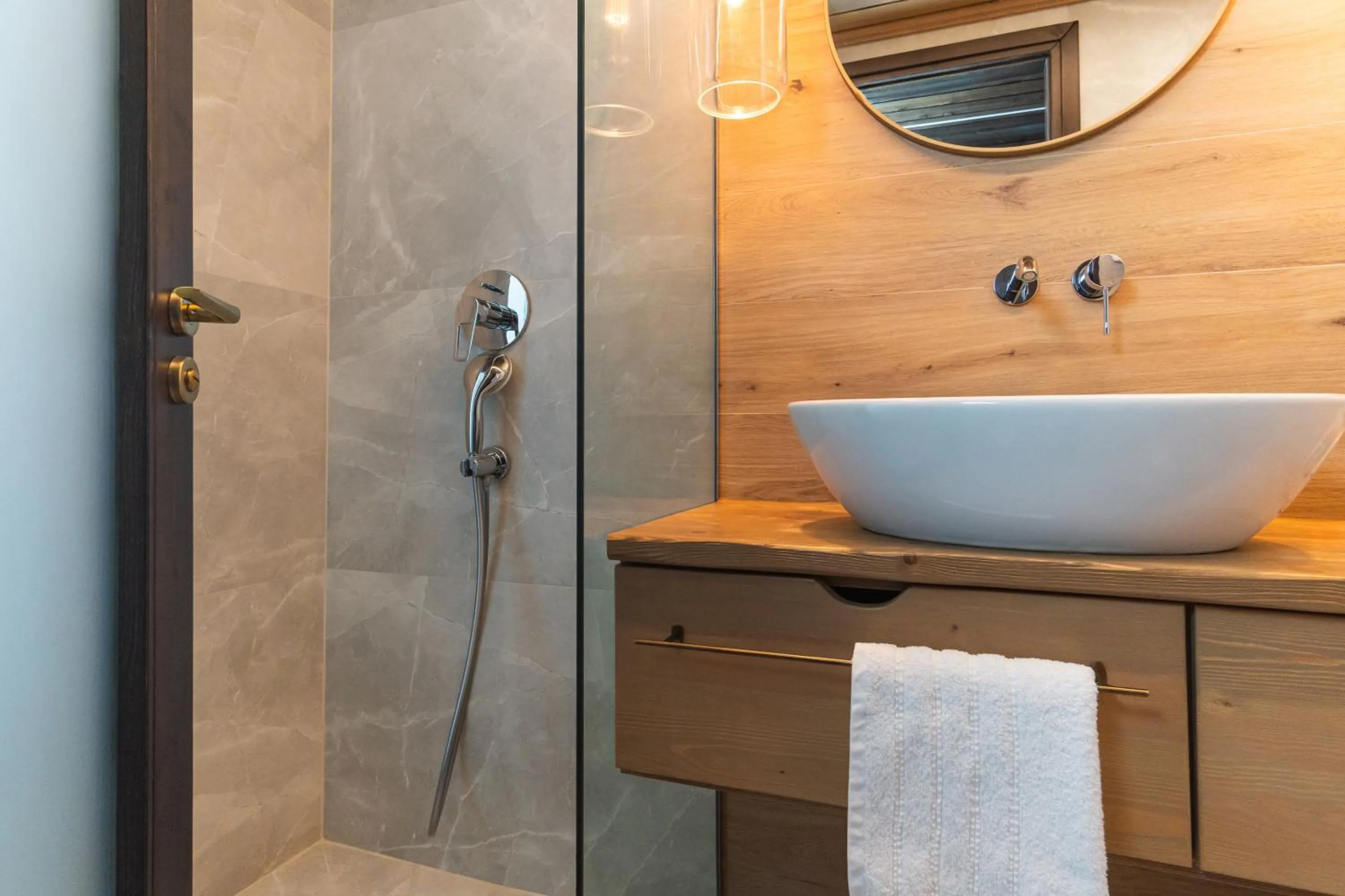 Shower in Sunrise Hotel