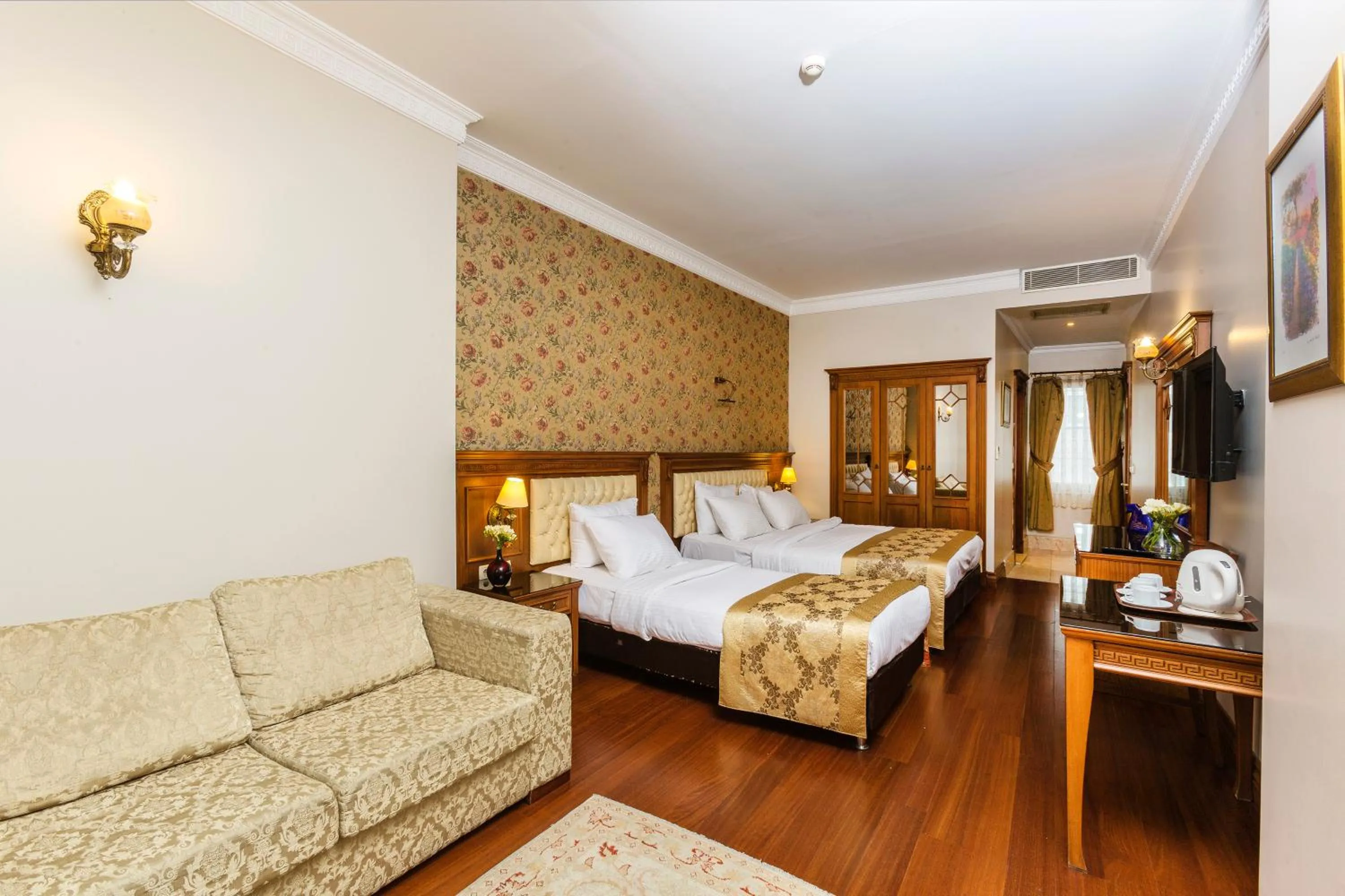 Photo of the whole room, Bed in Acra Hotel - Special Category