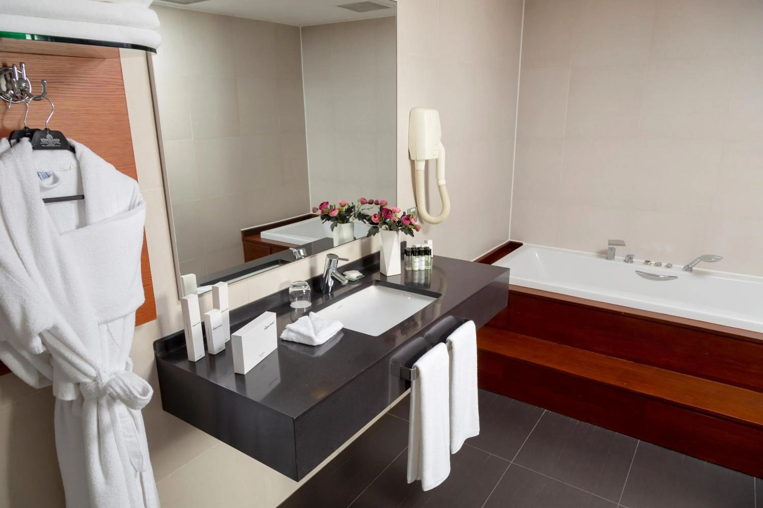 Bath, Bed in Nippon Hotel